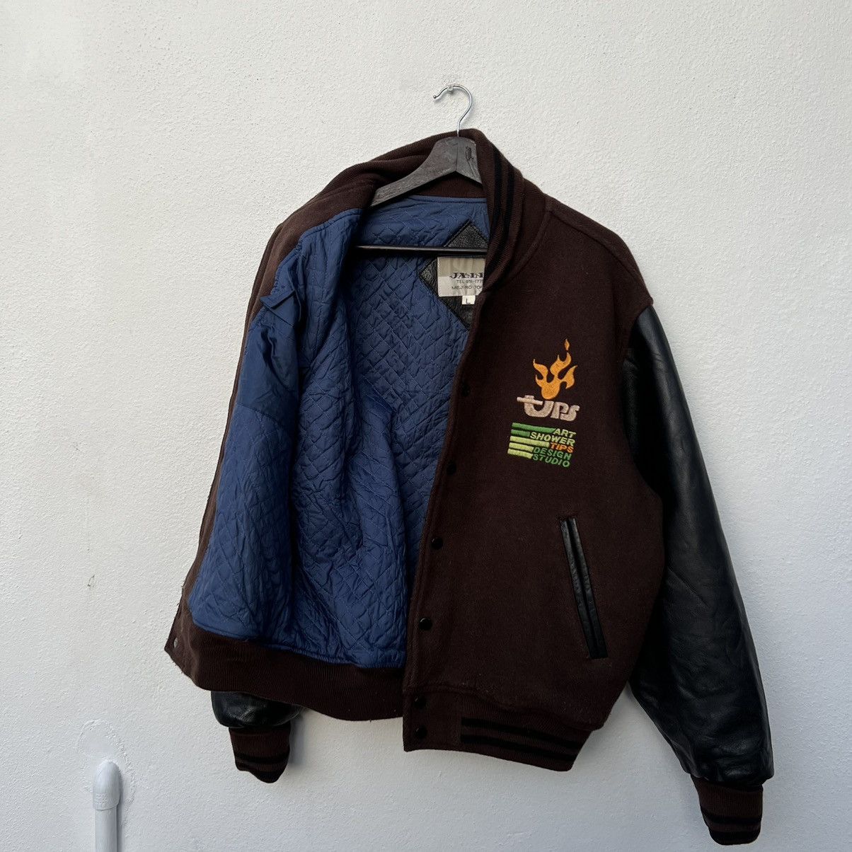 Japanese Brand JANNU MEJIRO TOKYO VARSITY JACKET LEATHER HANDLING BIG LOGO Size US L / EU 52-54 / 3 - 11 Thumbnail
