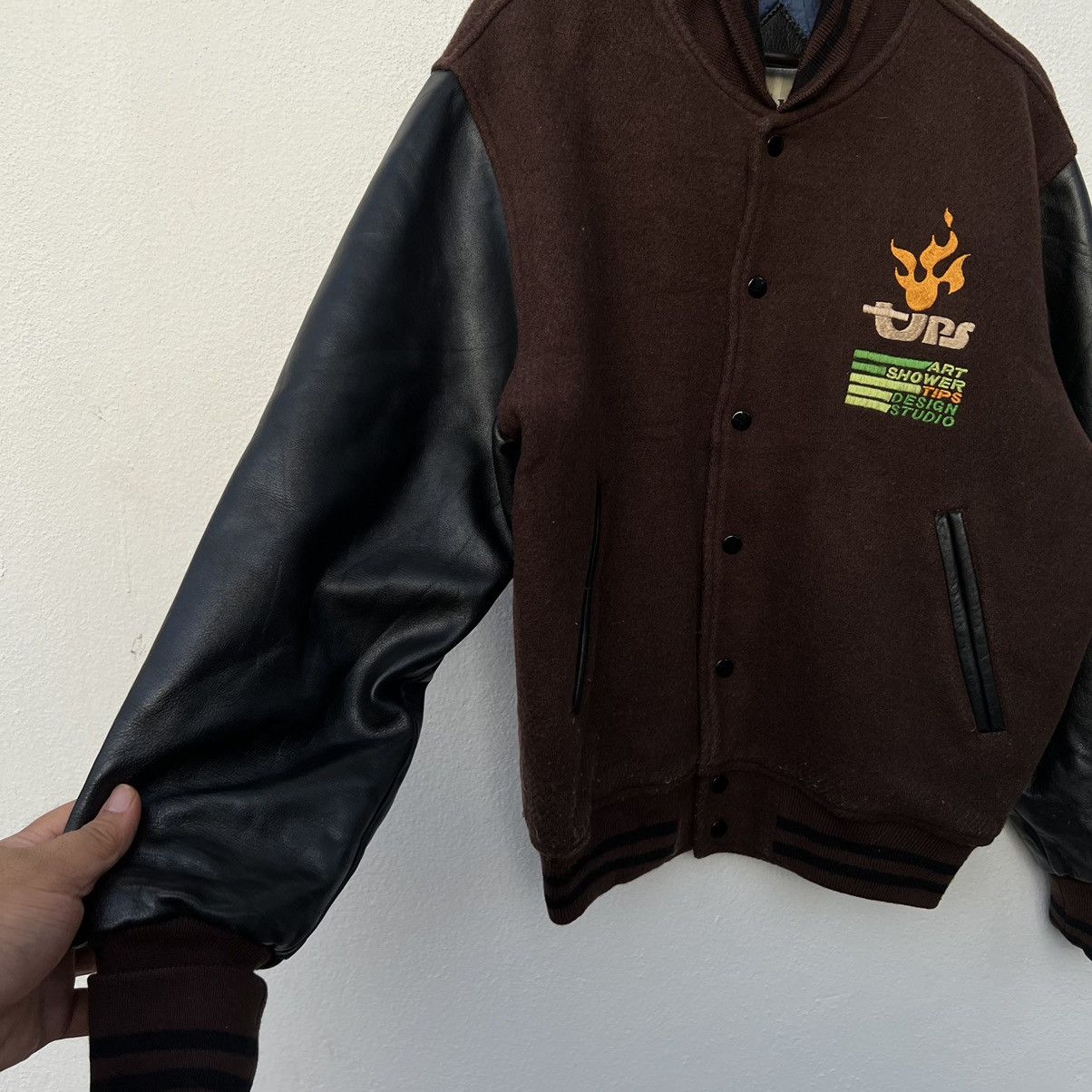 Japanese Brand JANNU MEJIRO TOKYO VARSITY JACKET LEATHER HANDLING BIG LOGO Size US L / EU 52-54 / 3 - 6 Thumbnail