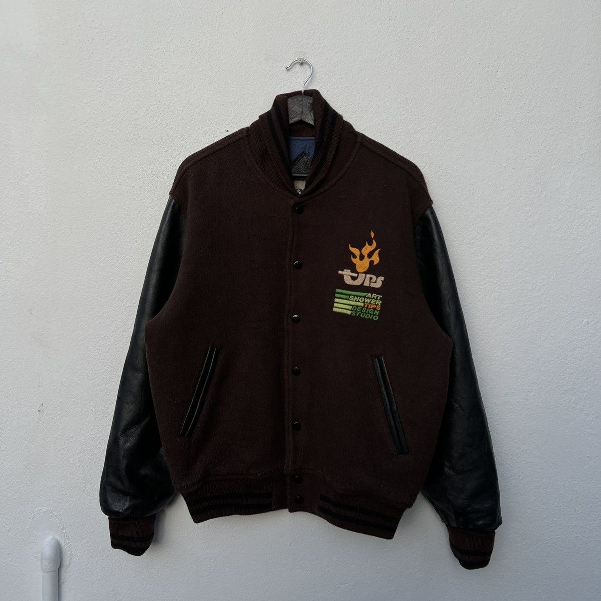 Japanese Brand JANNU MEJIRO TOKYO VARSITY JACKET LEATHER HANDLING BIG LOGO Size US L / EU 52-54 / 3 - 2 Thumbnail