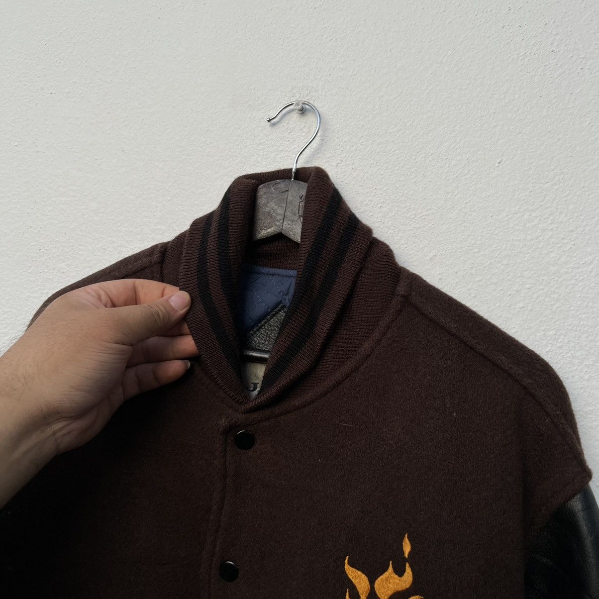 Japanese Brand JANNU MEJIRO TOKYO VARSITY JACKET LEATHER HANDLING BIG LOGO Size US L / EU 52-54 / 3 - 7 Thumbnail