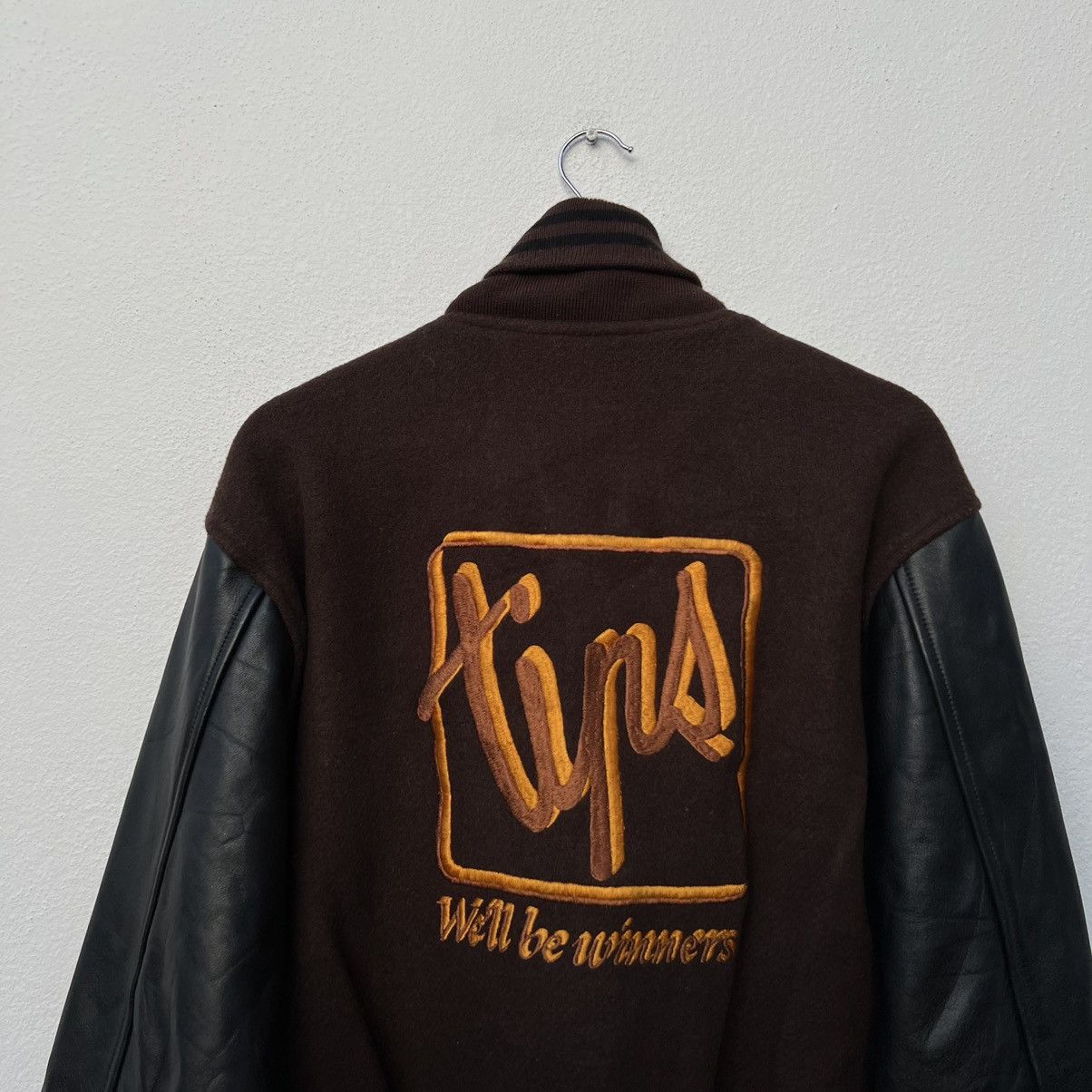 Japanese Brand JANNU MEJIRO TOKYO VARSITY JACKET LEATHER HANDLING BIG LOGO Size US L / EU 52-54 / 3 - 9 Thumbnail