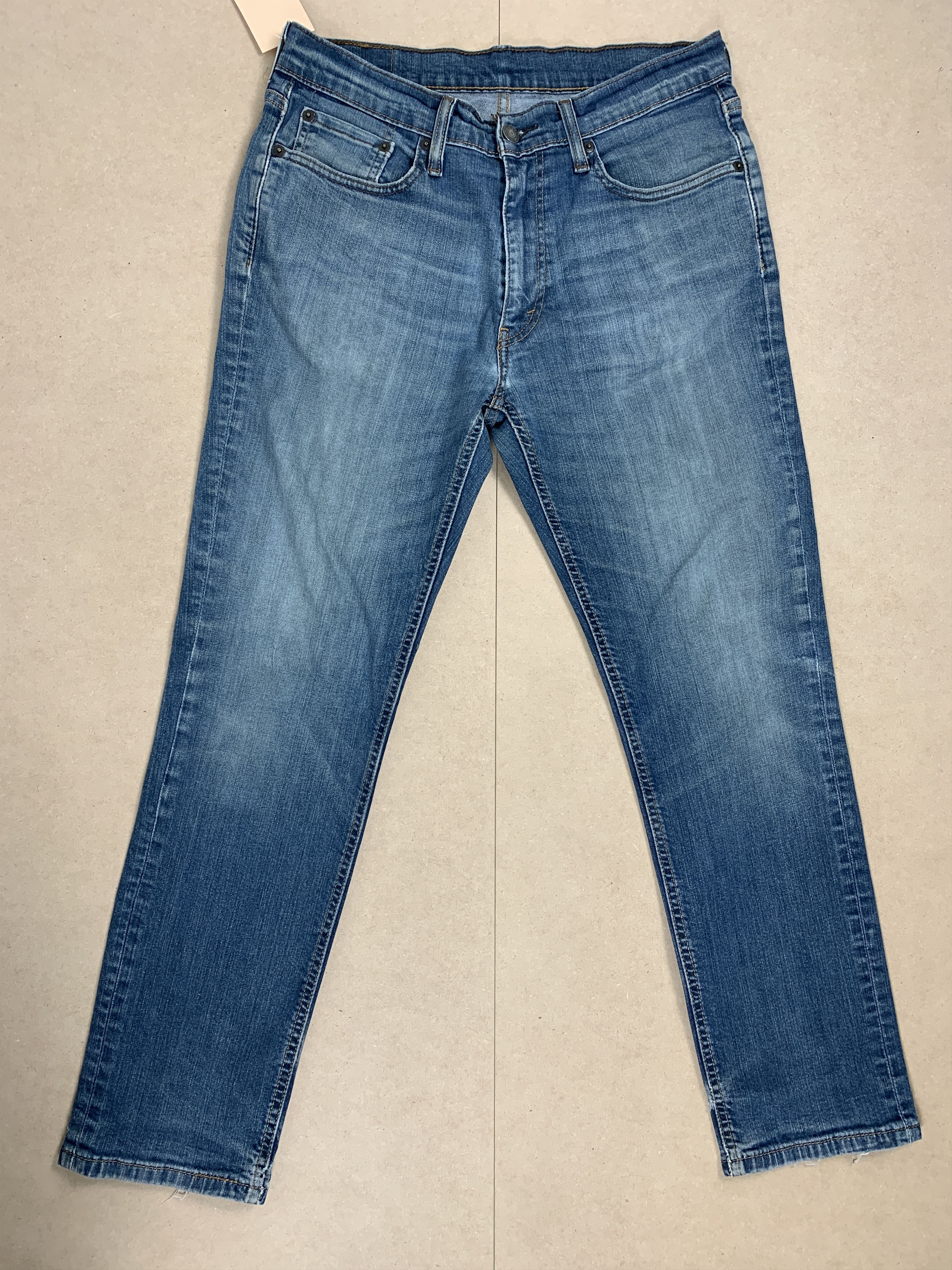 Levi's × Vintage Vintage LEVI'S 541 Distressed Faded Mid Wash Jeans Size US 32 / EU 48 - 1 Thumbnail