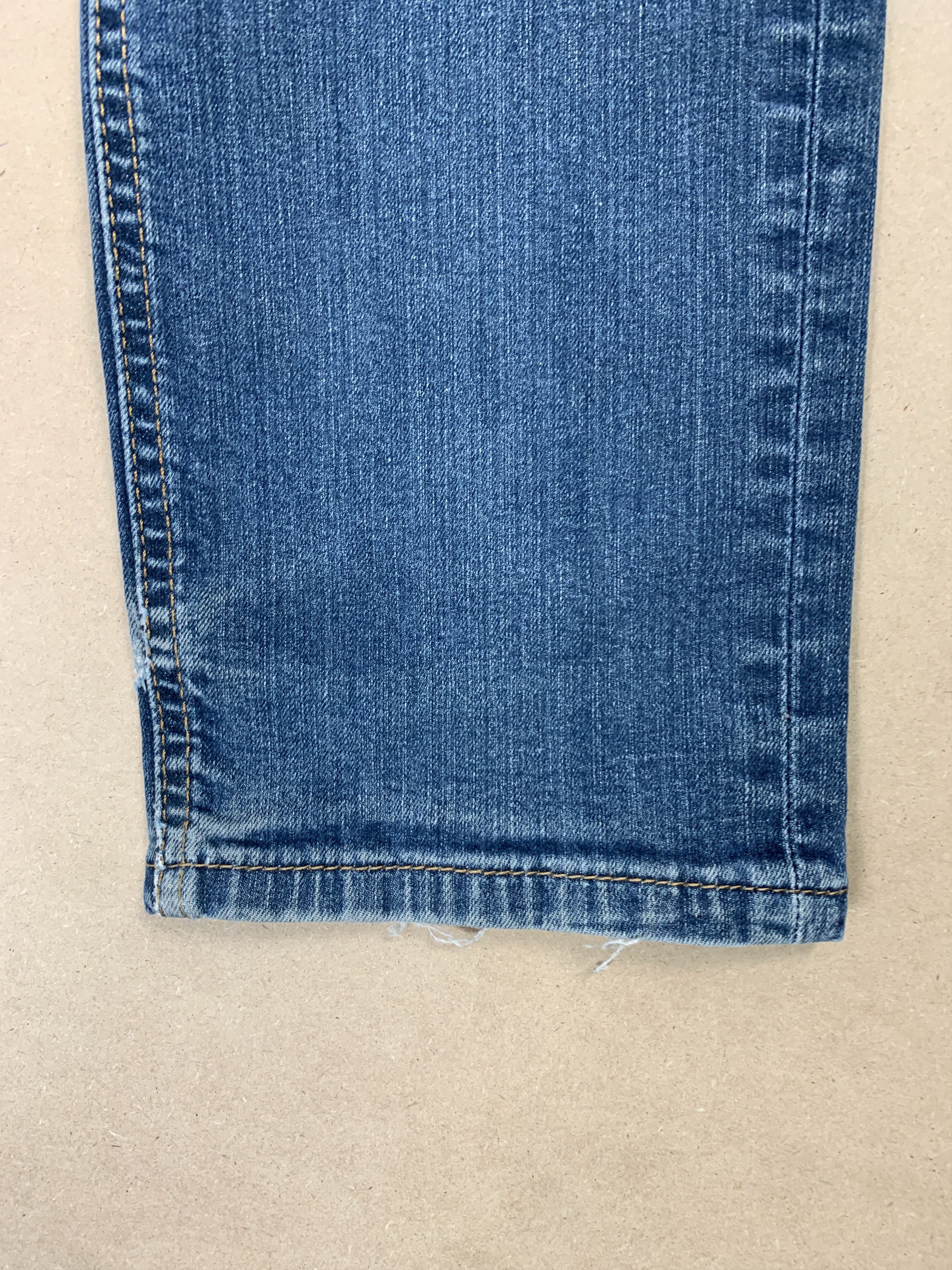Levi's × Vintage Vintage LEVI'S 541 Distressed Faded Mid Wash Jeans Size US 32 / EU 48 - 3 Thumbnail