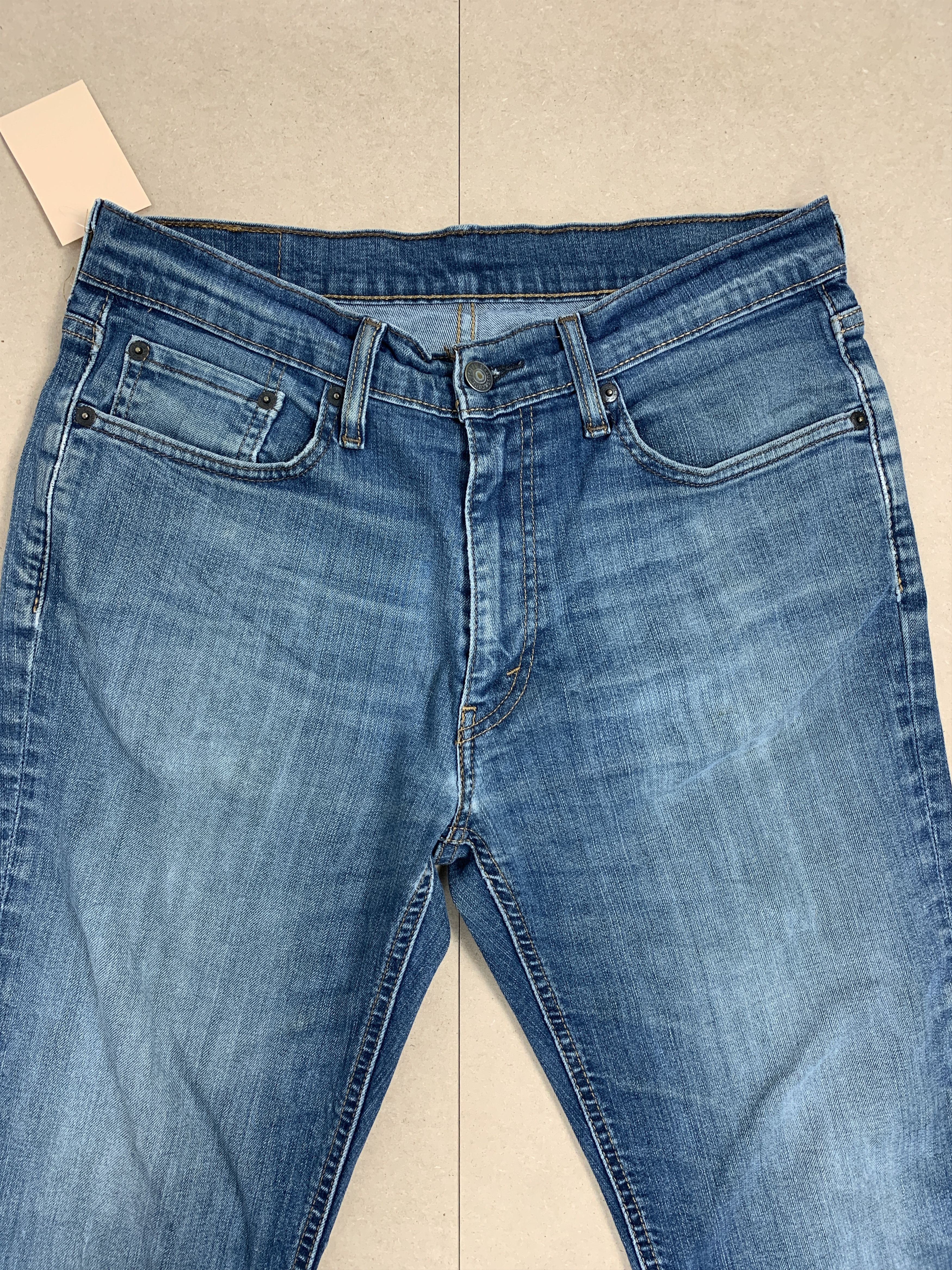Levi's × Vintage Vintage LEVI'S 541 Distressed Faded Mid Wash Jeans Size US 32 / EU 48 - 2 Thumbnail