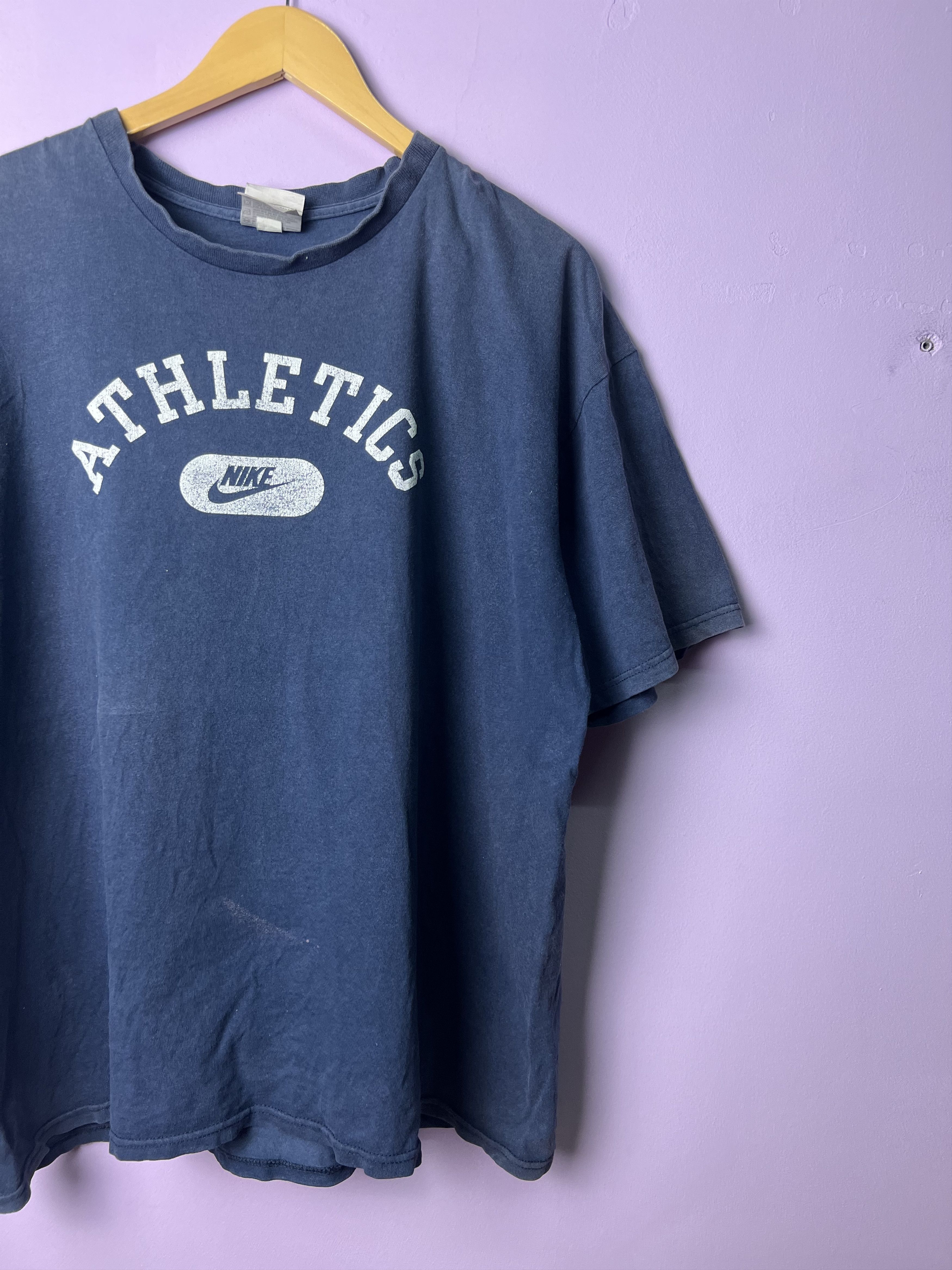 Nike 🔥Vintage Nike Athletics Tees Size US L / EU 52-54 / 3 - 3 Thumbnail