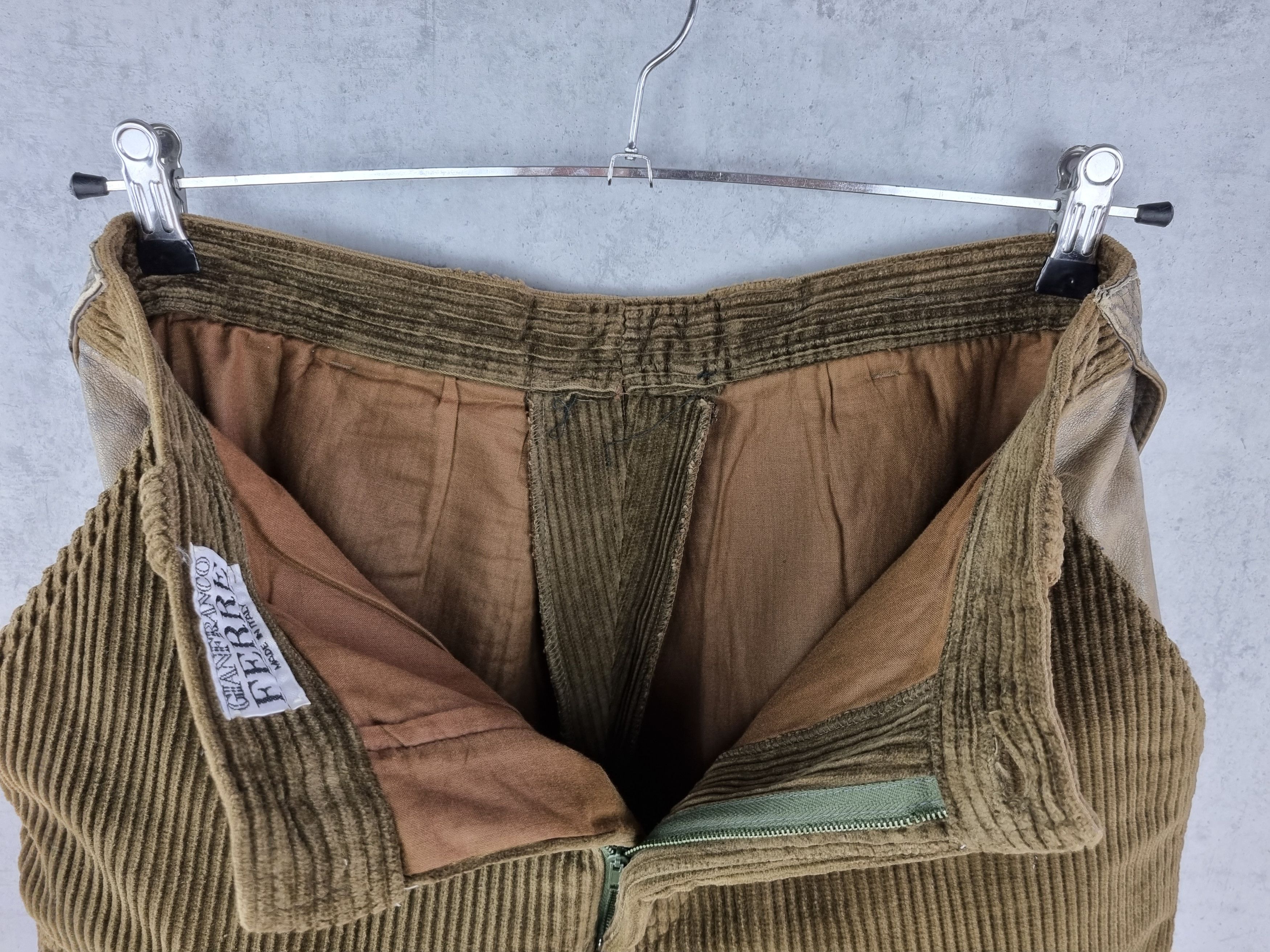 GF Ferre × Gianfranco Ferre 80s Gianfranco Ferre Leather Pockets Corduroy Vintage Pant Size US 32 / EU 48 - 9 Thumbnail