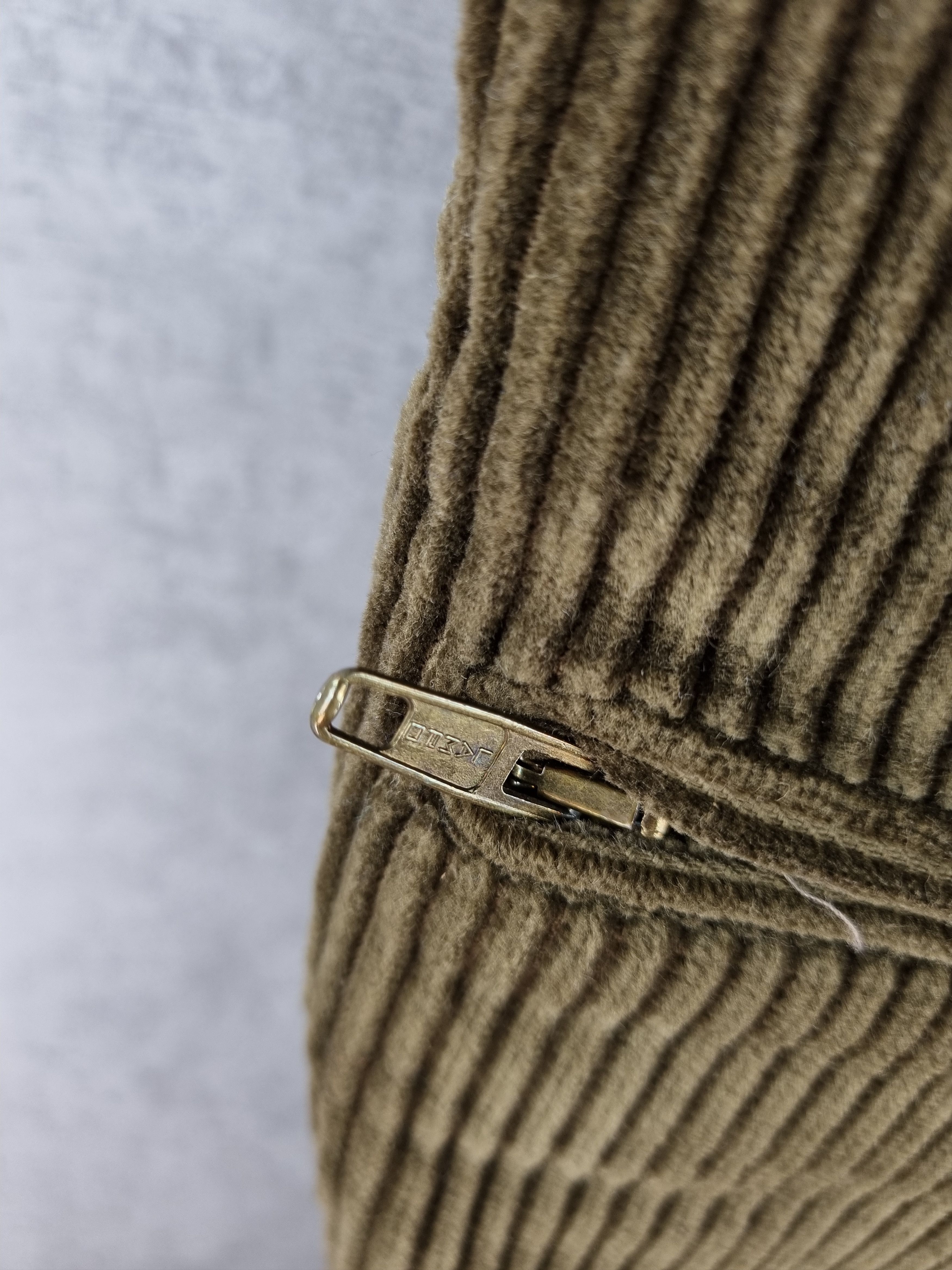 GF Ferre × Gianfranco Ferre 80s Gianfranco Ferre Leather Pockets Corduroy Vintage Pant Size US 32 / EU 48 - 8 Thumbnail