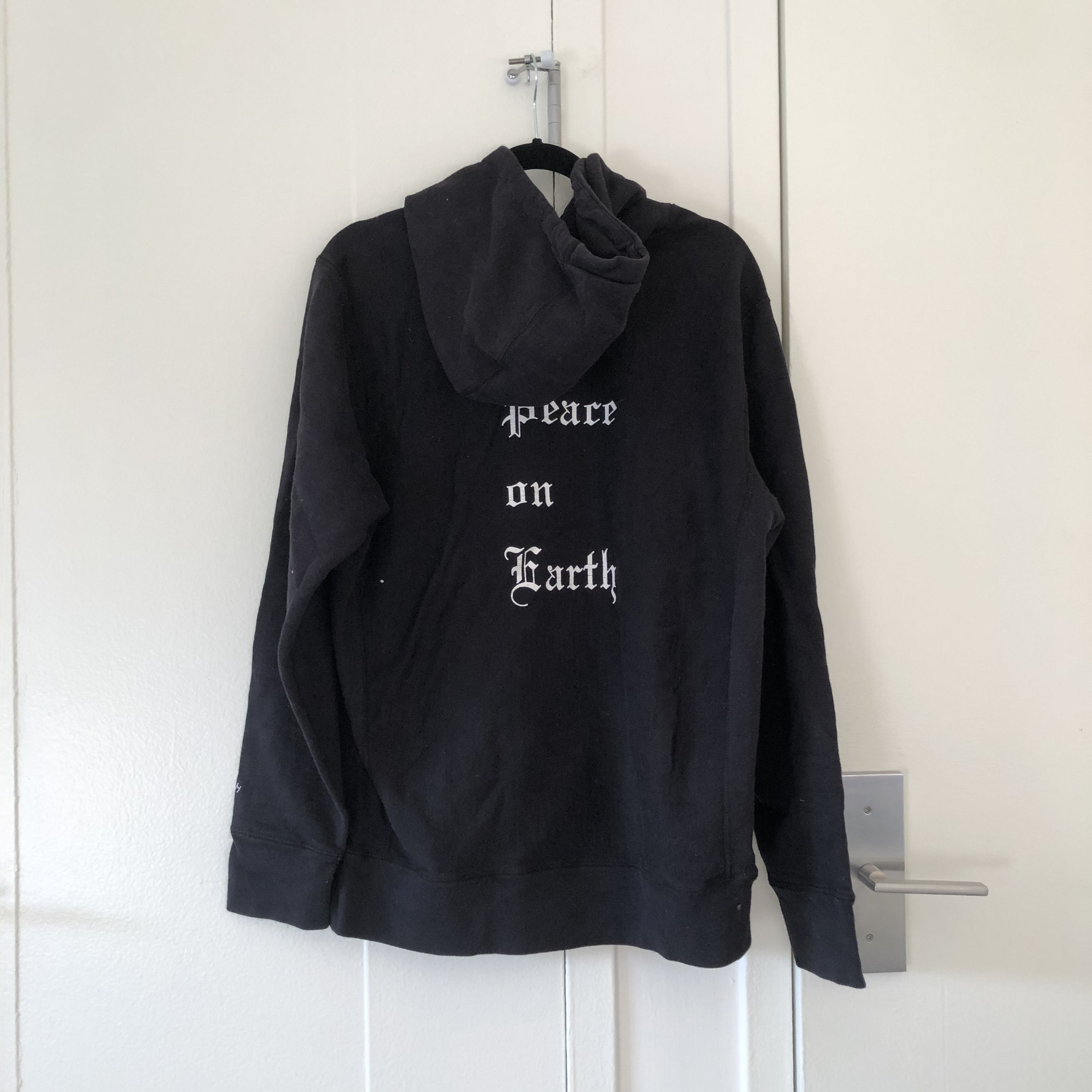 Keith Haring × Noah Noah x Keith Haring Peace on Earth Hoodie Size ONE SIZE - 3 Thumbnail