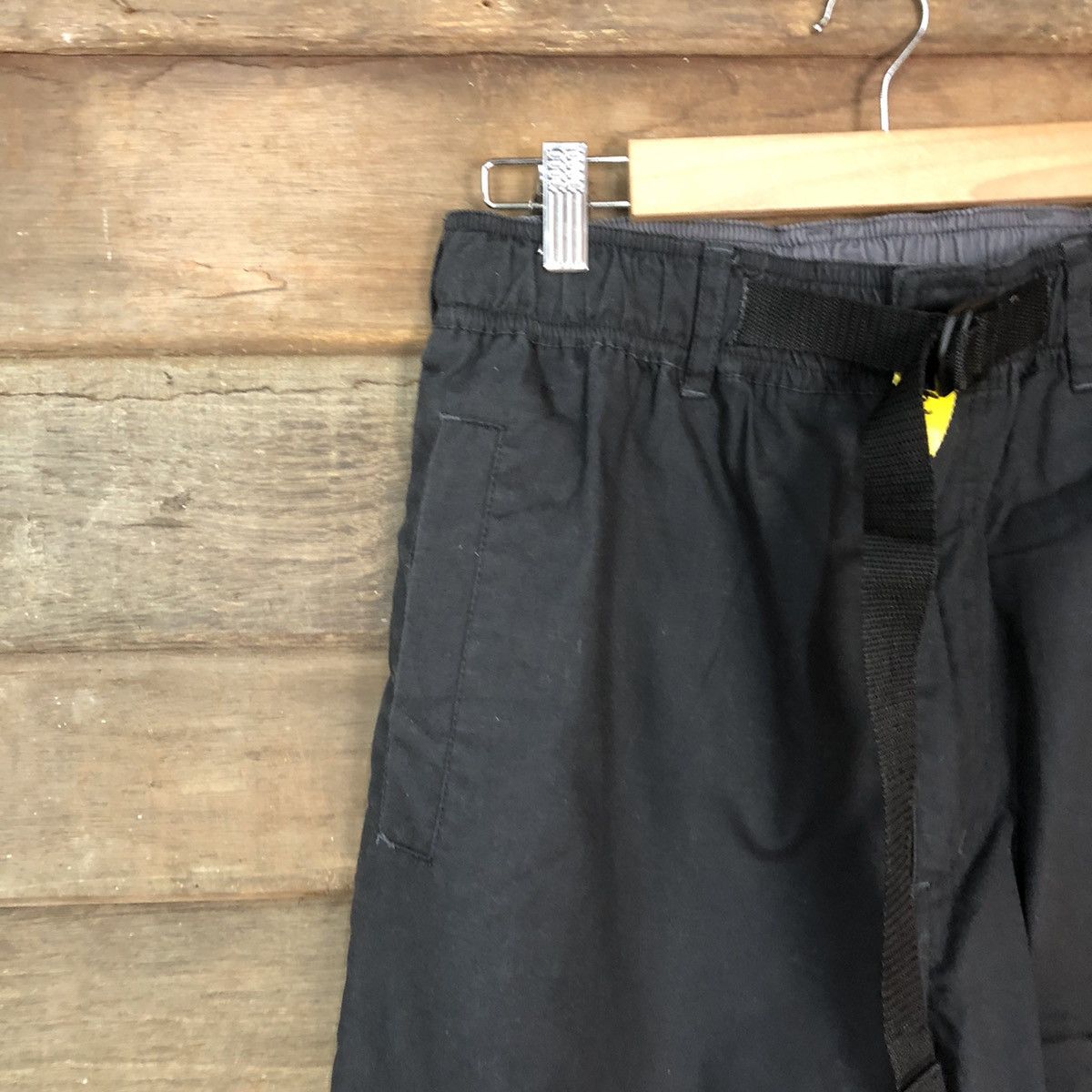 Japanese Brand Japanese Brand Black hiking multipocket Cargo Pants #4496 Size US 33 - 4 Thumbnail