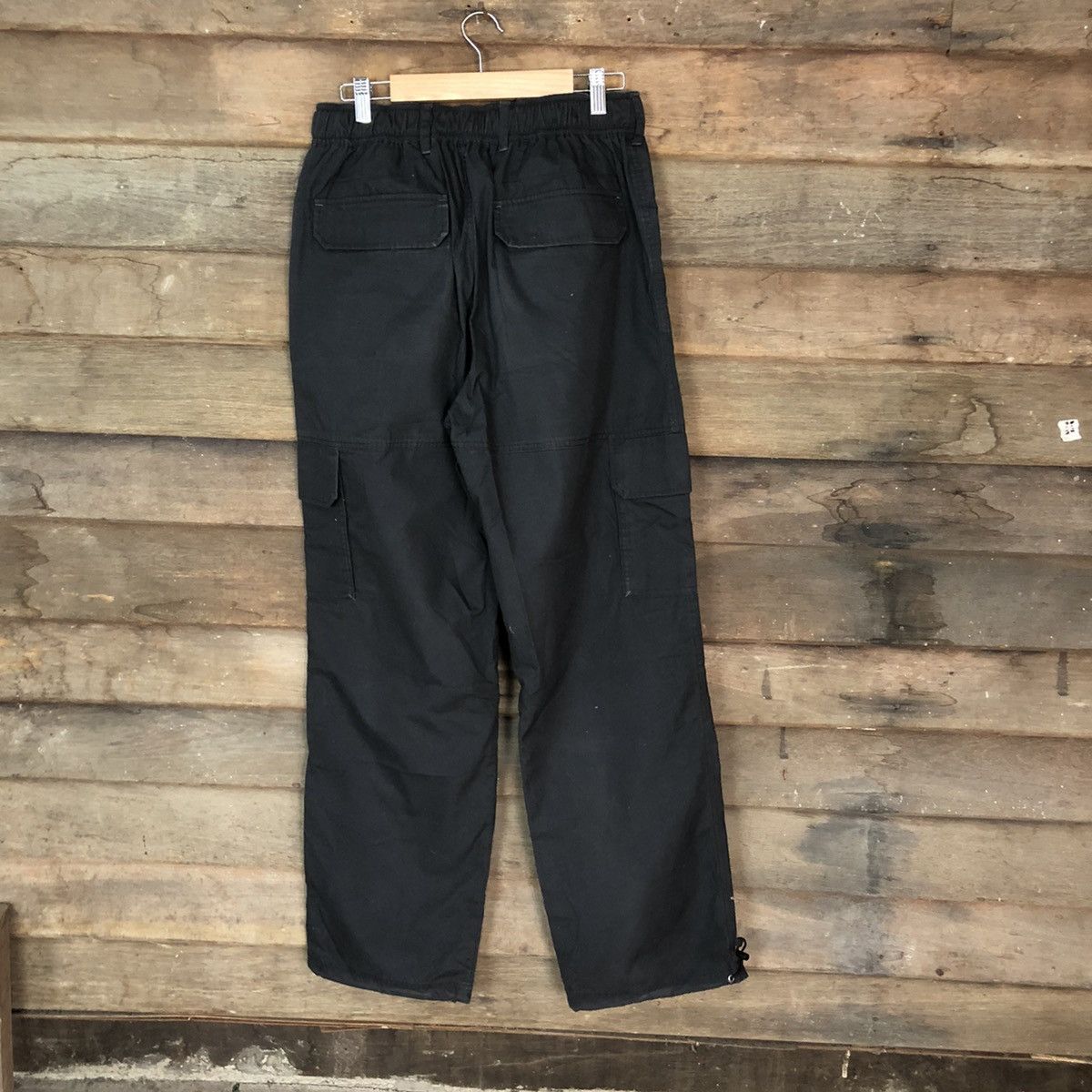 Japanese Brand Japanese Brand Black hiking multipocket Cargo Pants #4496 Size US 33 - 11 Thumbnail