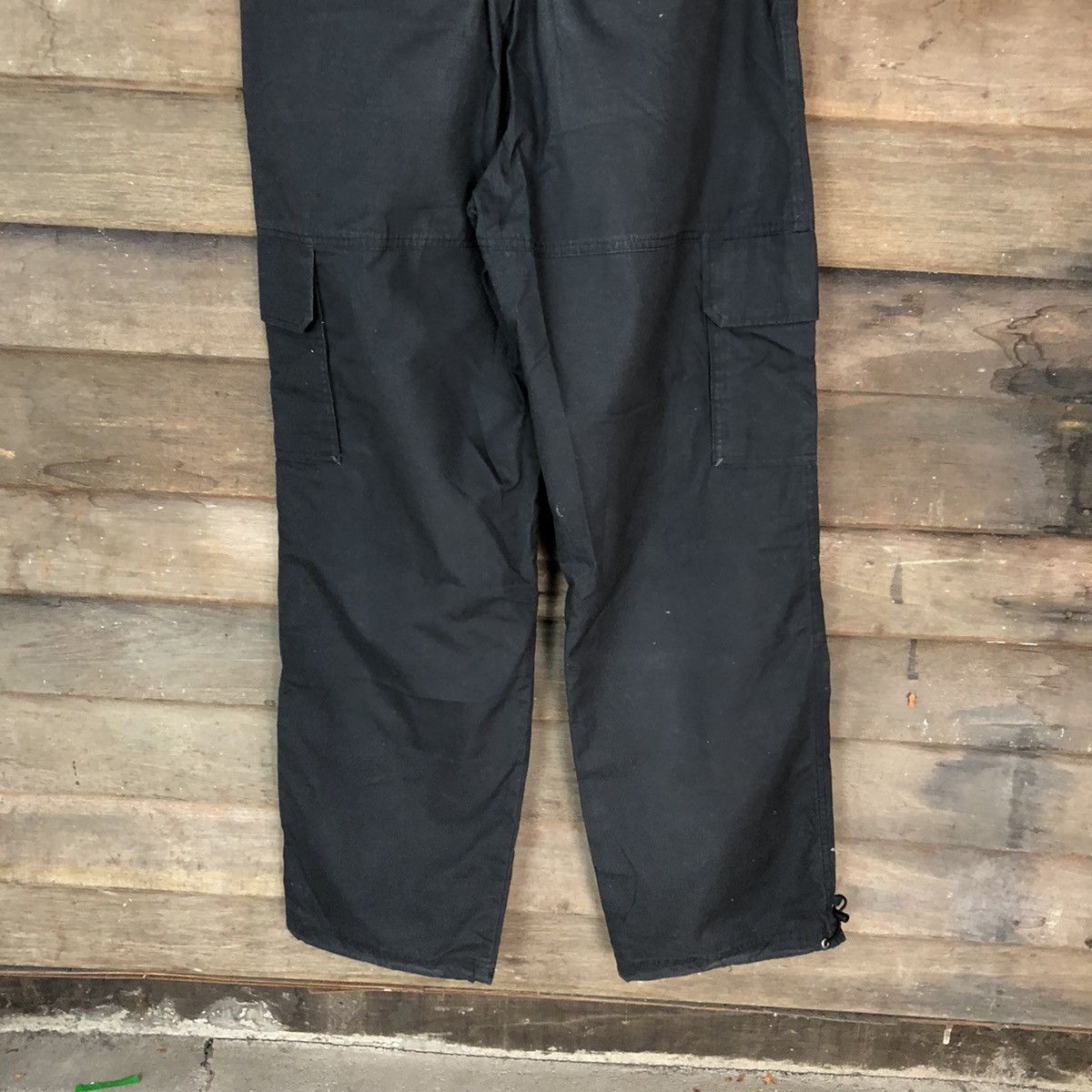 Japanese Brand Japanese Brand Black hiking multipocket Cargo Pants #4496 Size US 33 - 13 Thumbnail