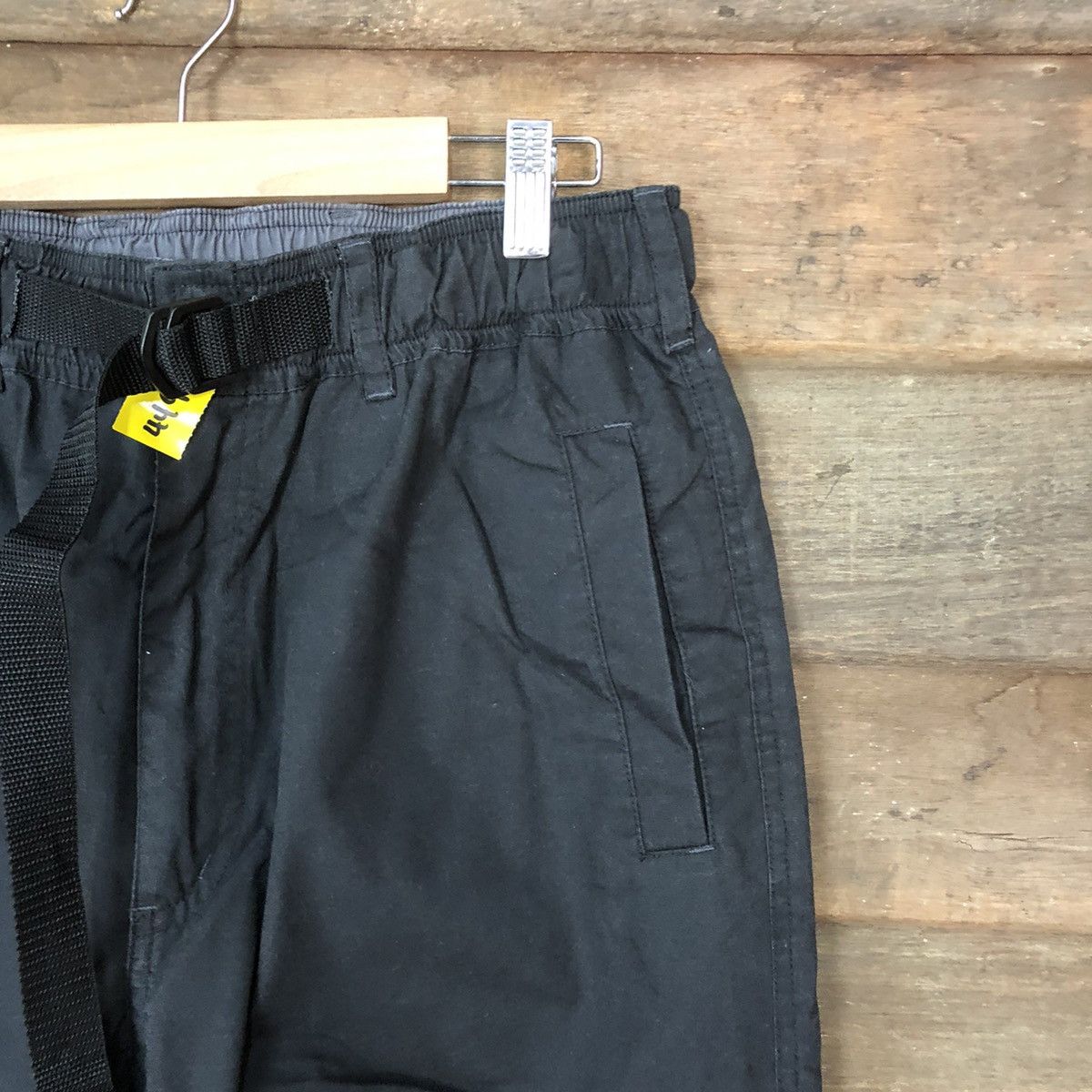 Japanese Brand Japanese Brand Black hiking multipocket Cargo Pants #4496 Size US 33 - 5 Thumbnail