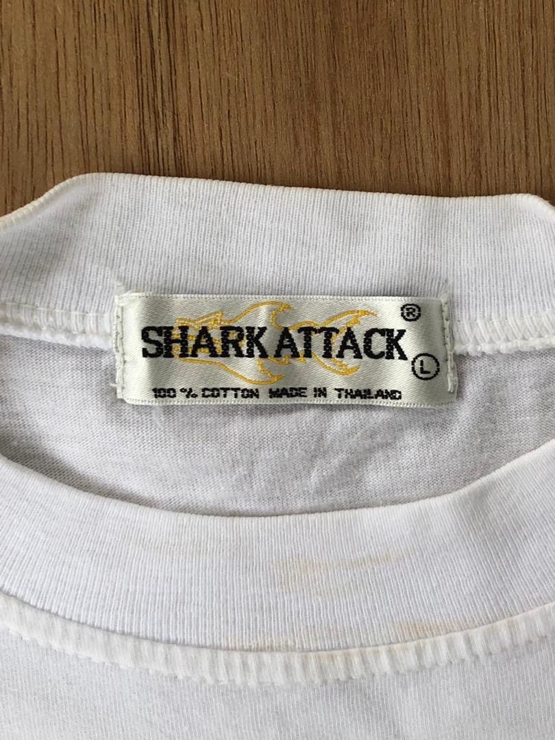 Vintage vintage tee shark attack B13 Size US L / EU 52-54 / 3 - 5 Thumbnail