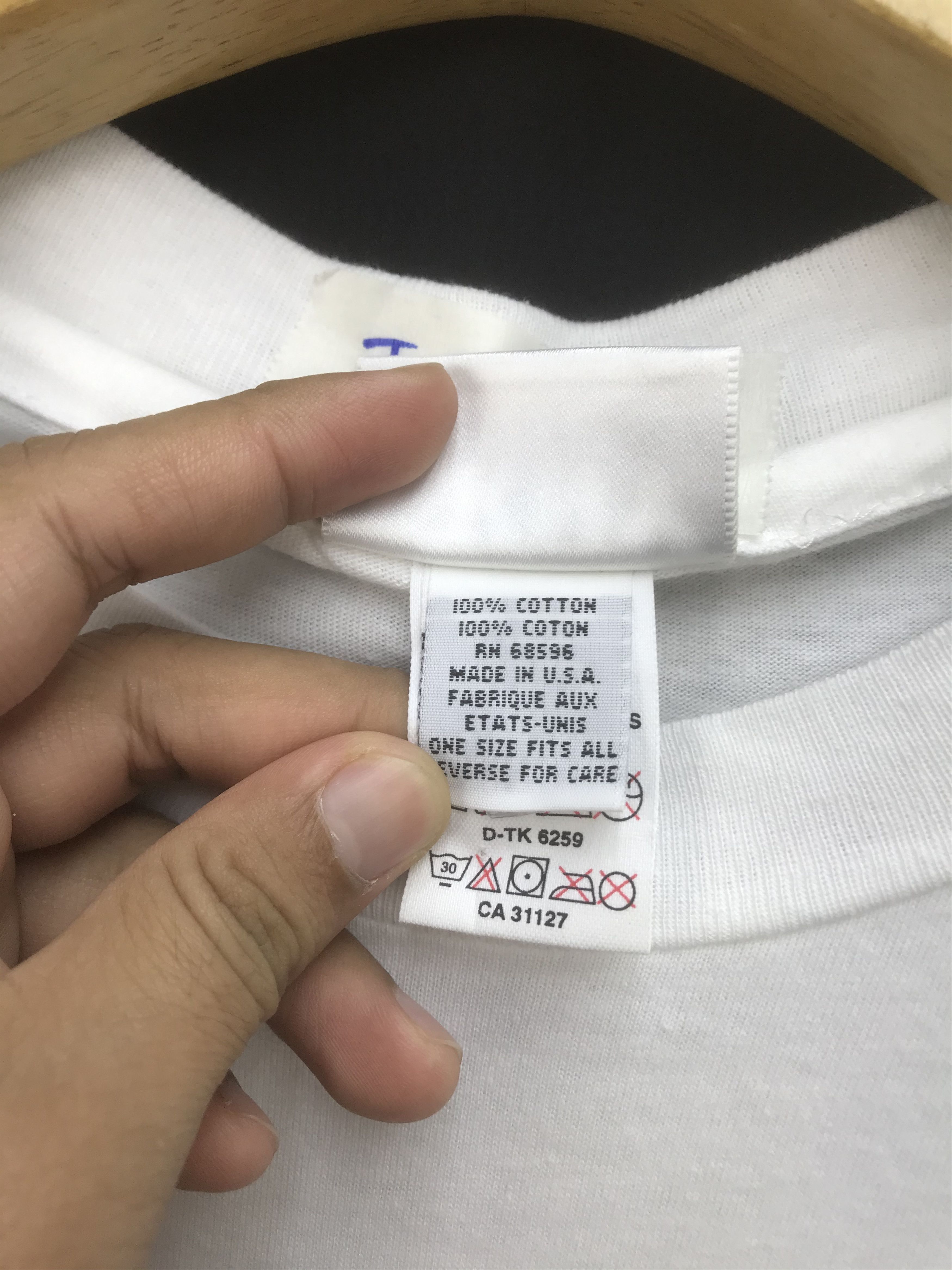 DKNY VINTAGE DKNY NYC SPELLOUT LOGO TEES Size US XL / EU 56 / 4 - 4 Thumbnail