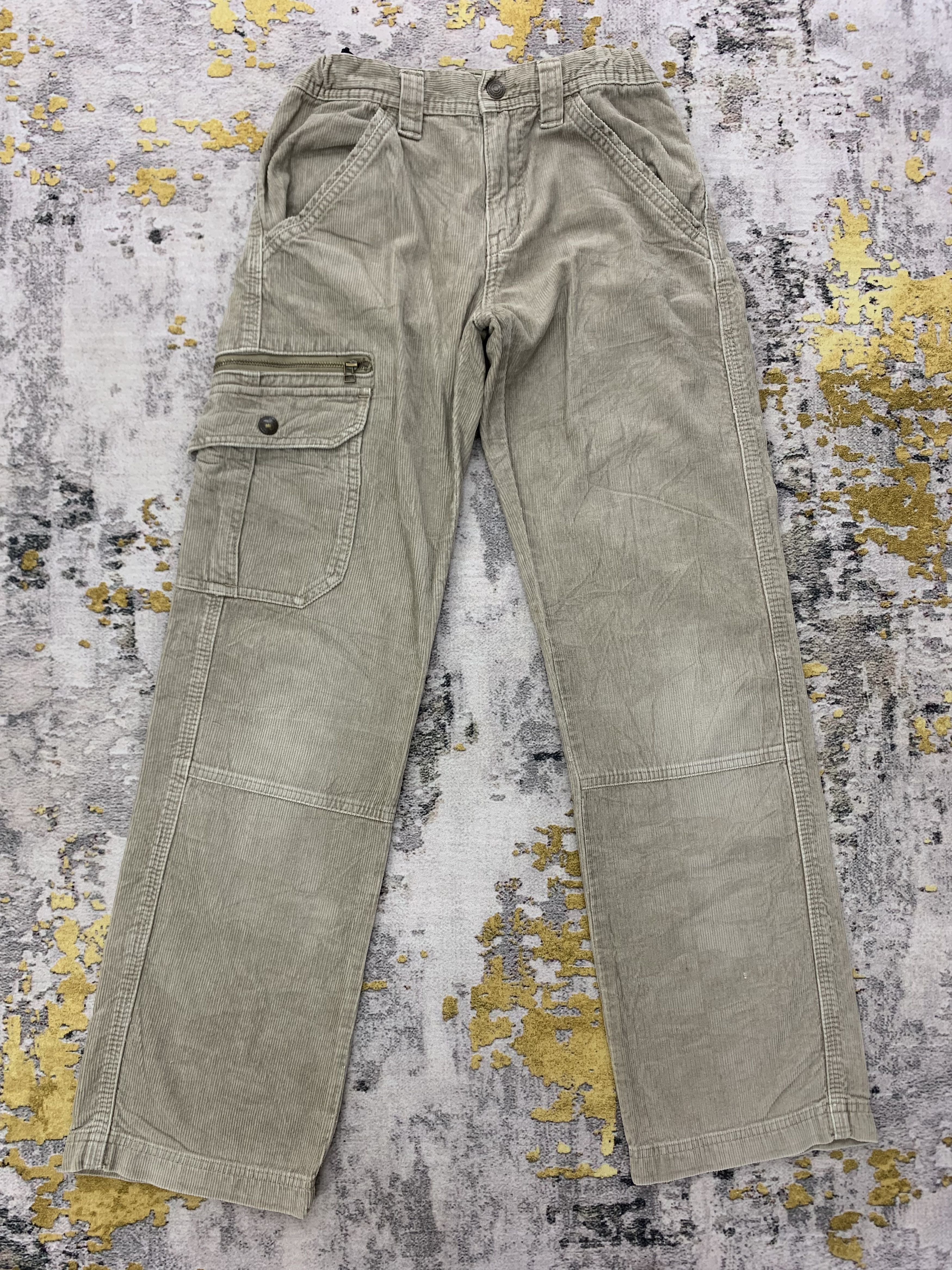 image of Uniqlo Vintage Cargo Pants Size 23 in Green, Women's
