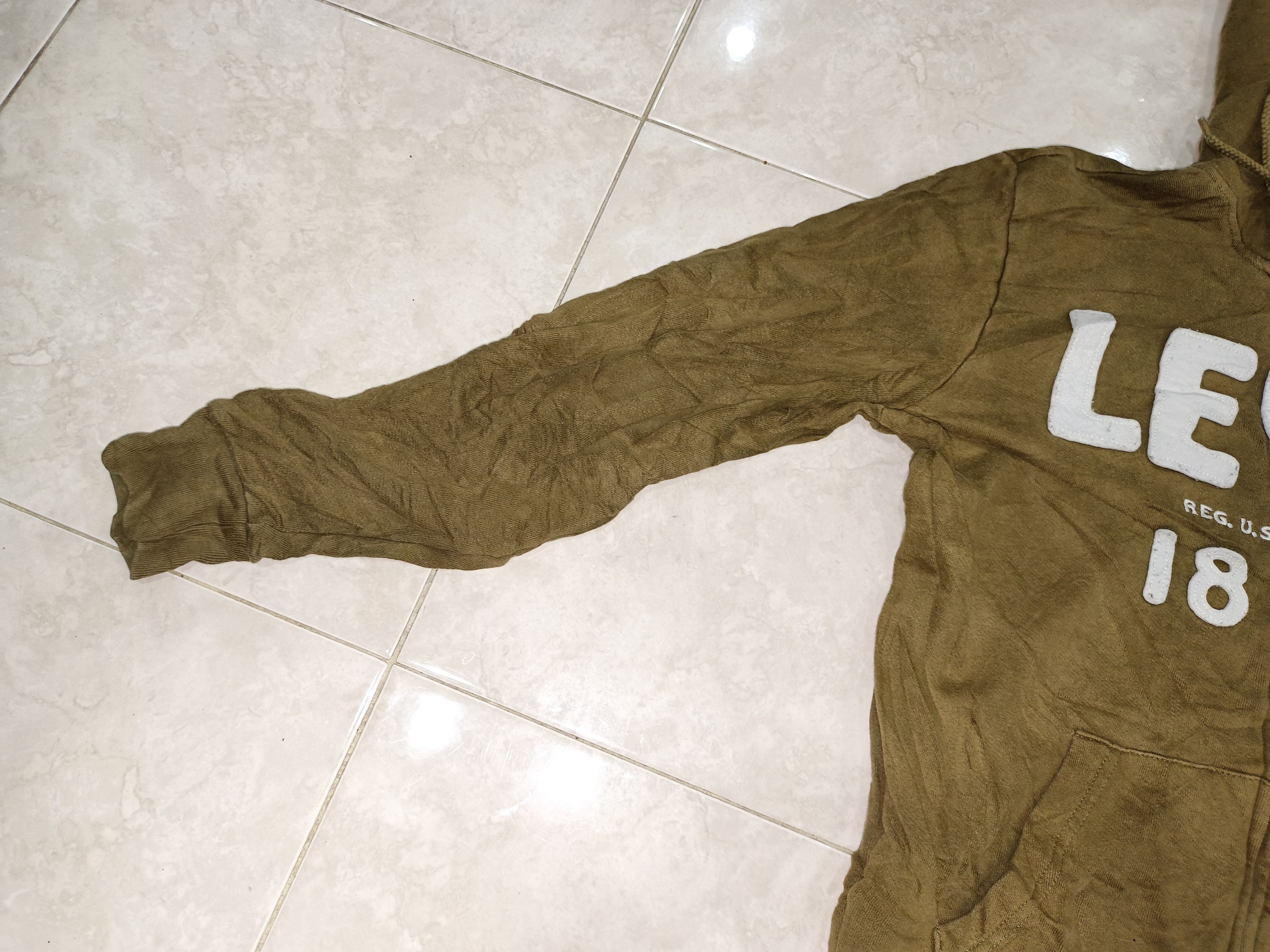 Hoodie spell out logo by Levis