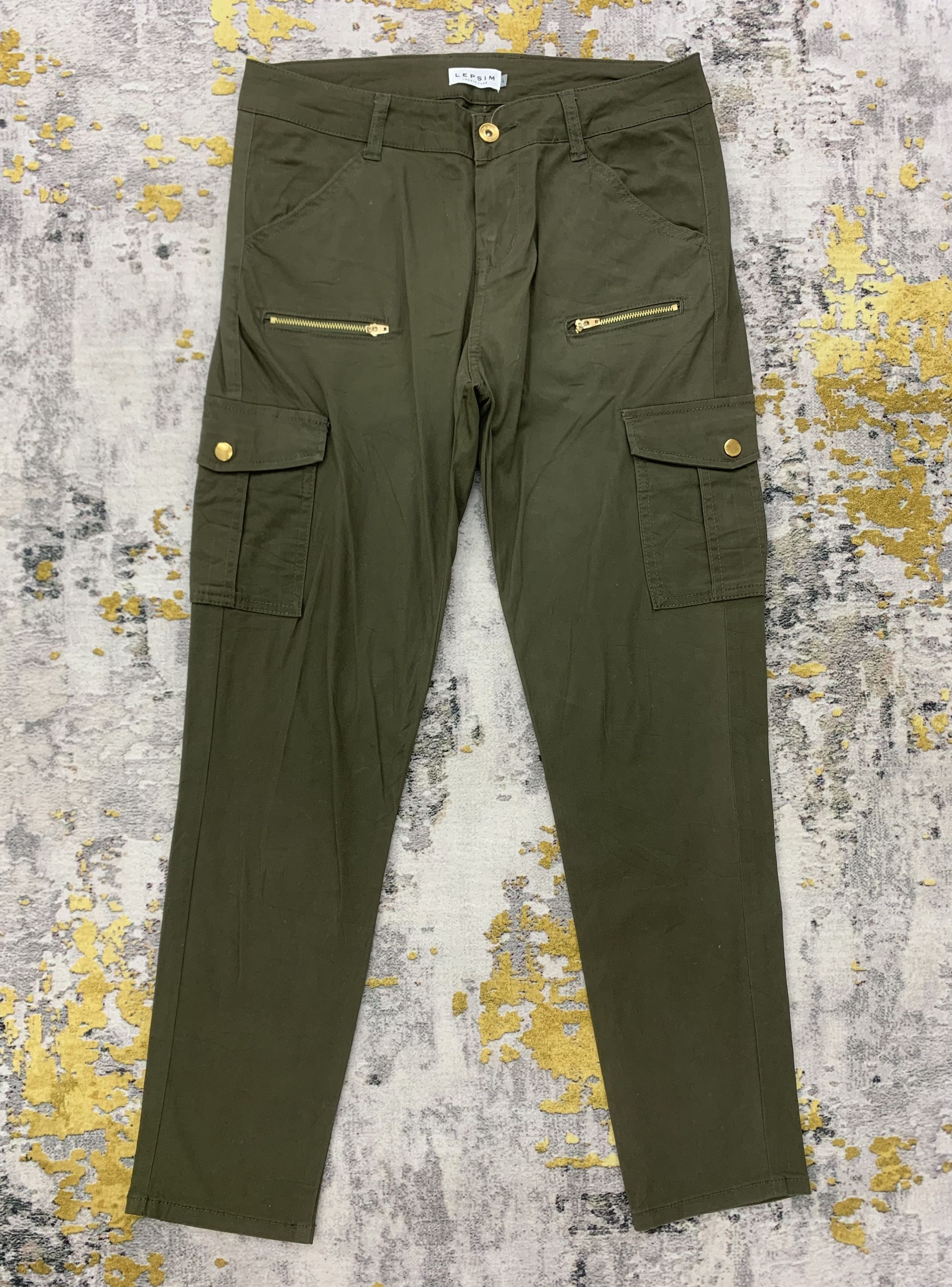 image of Lowrys Farm Cargo Pants Size 29 in Green, Women's
