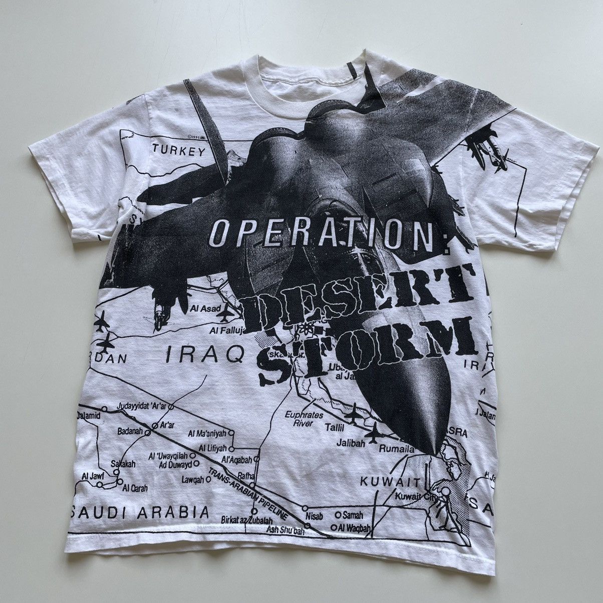 Vintage Vintage 1990s Operation Desert Storm USA AOP T Shirt Medium Size US S / EU 44-46 / 1 - 1 Thumbnail