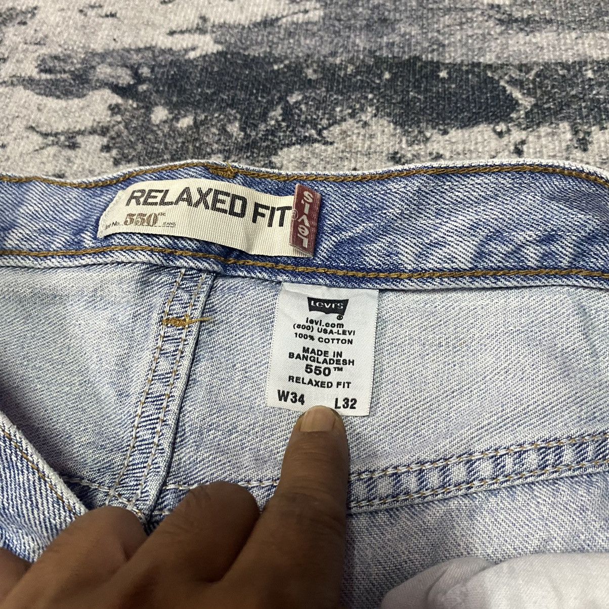 Levi's × Levi's Vintage Clothing × Vintage Vintage Levis 550 Relaxed Fit Faded Stain Baggy Denim Jeans Size US 34 / EU 50 - 9 Thumbnail