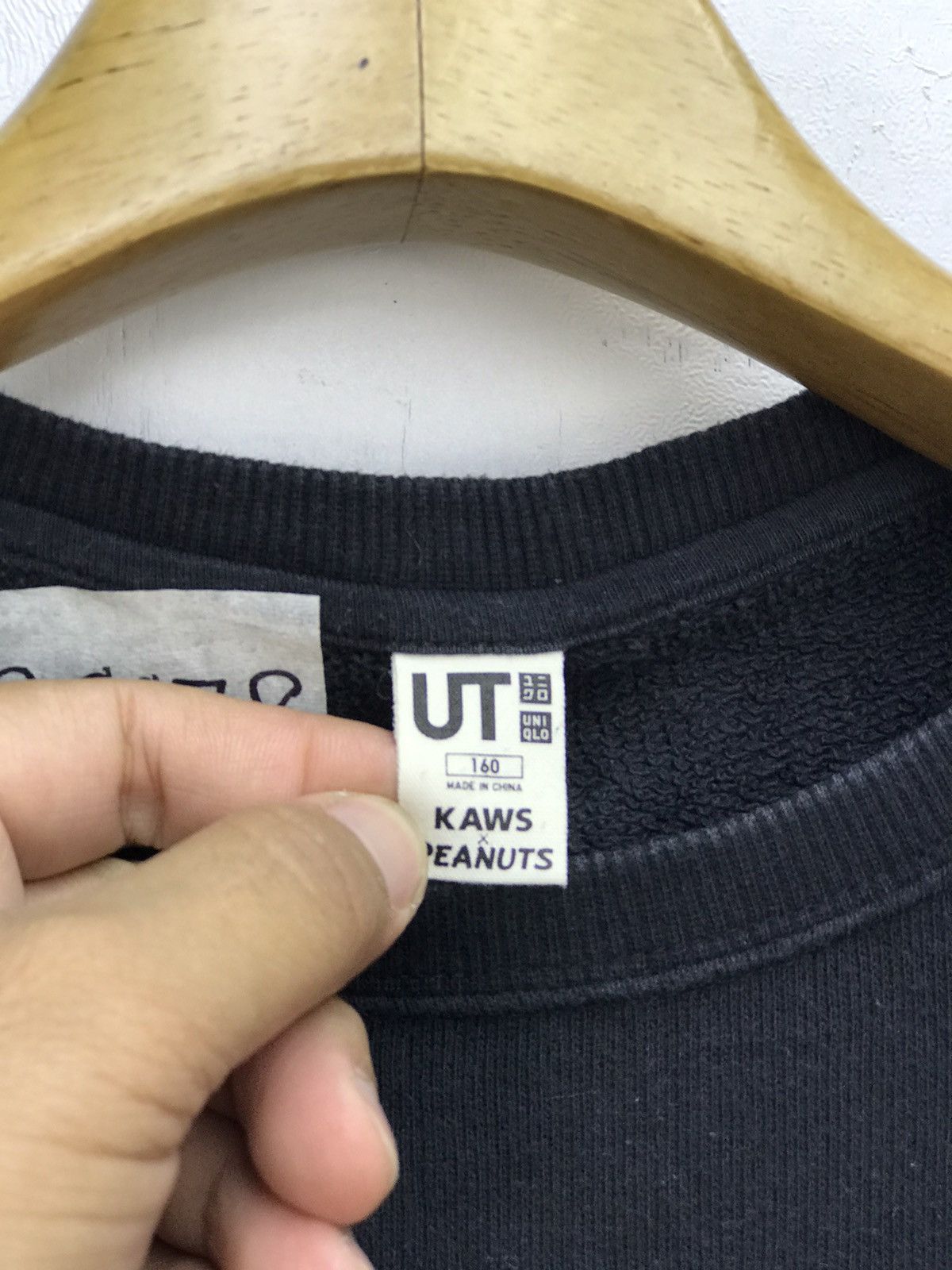 Kaws × Uniqlo Uniqlo X Kaws X Peanuts Snoopy Sweatshirt Size US S / EU 44-46 / 1 - 4 Thumbnail