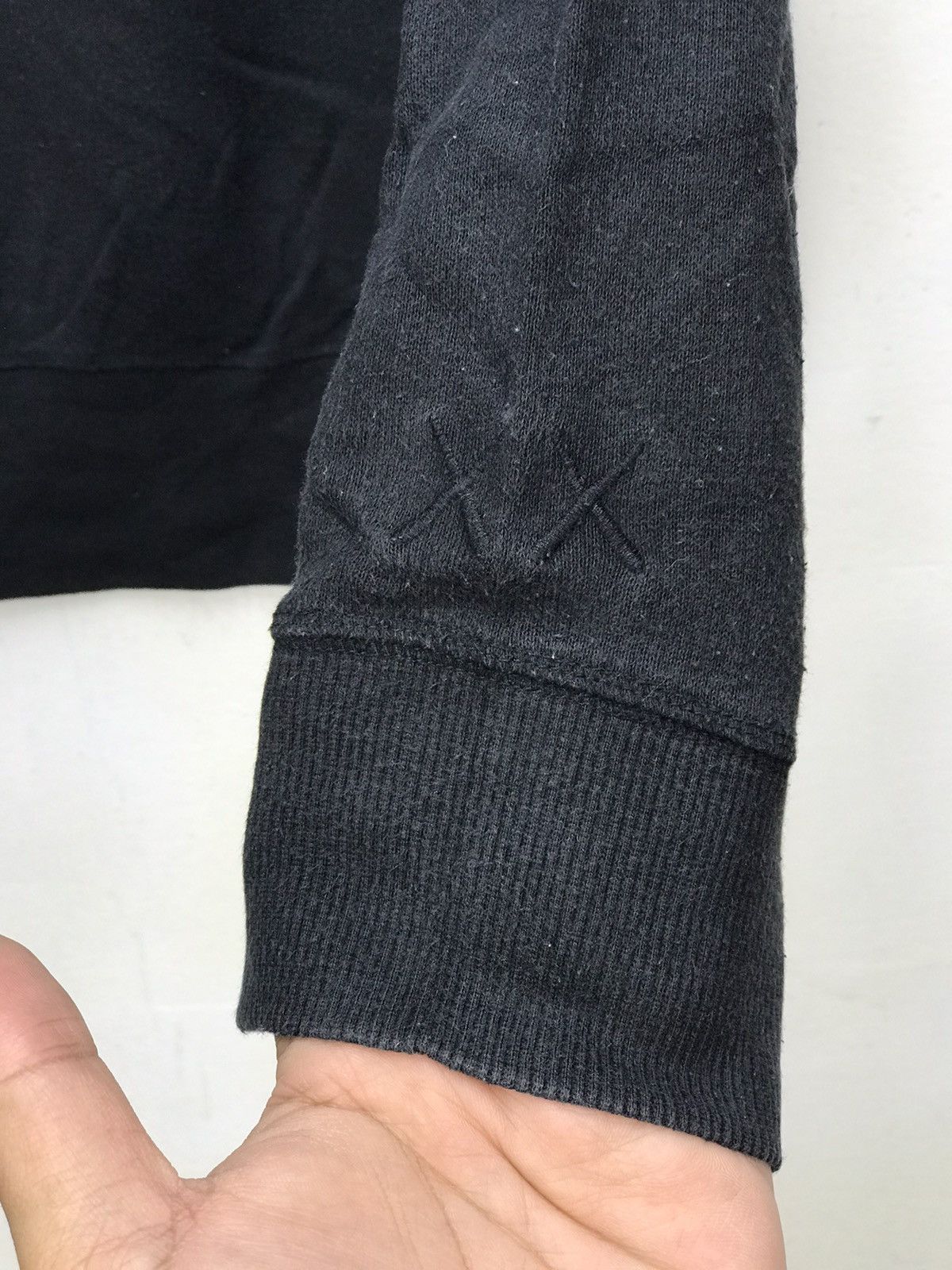 Kaws × Uniqlo Uniqlo X Kaws X Peanuts Snoopy Sweatshirt Size US S / EU 44-46 / 1 - 5 Thumbnail