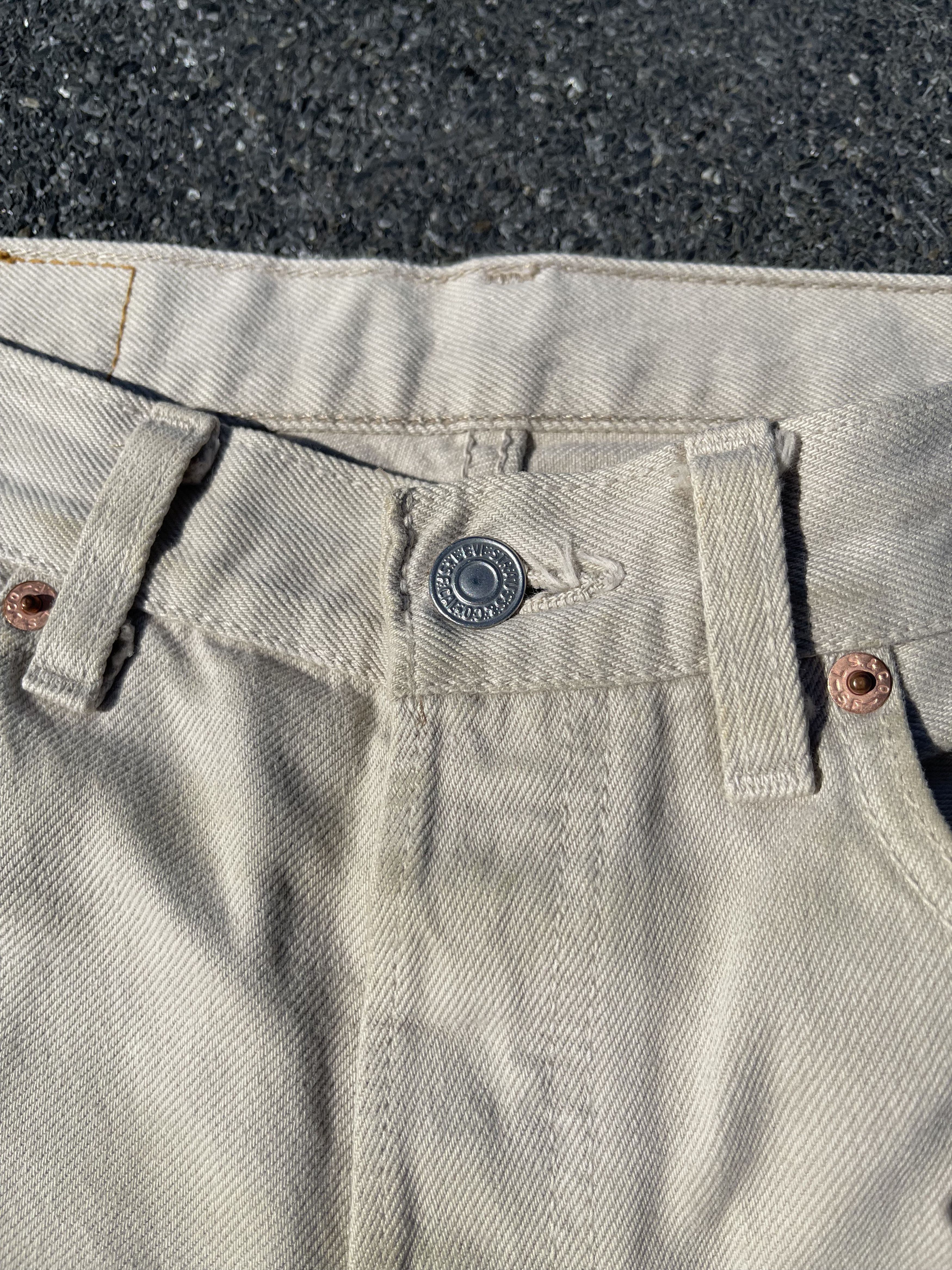 Levi's × Levi's Vintage Clothing × Vintage Levi's 501 Made In USA Vintage Cream Denim Pant Size US 31 - 7 Thumbnail
