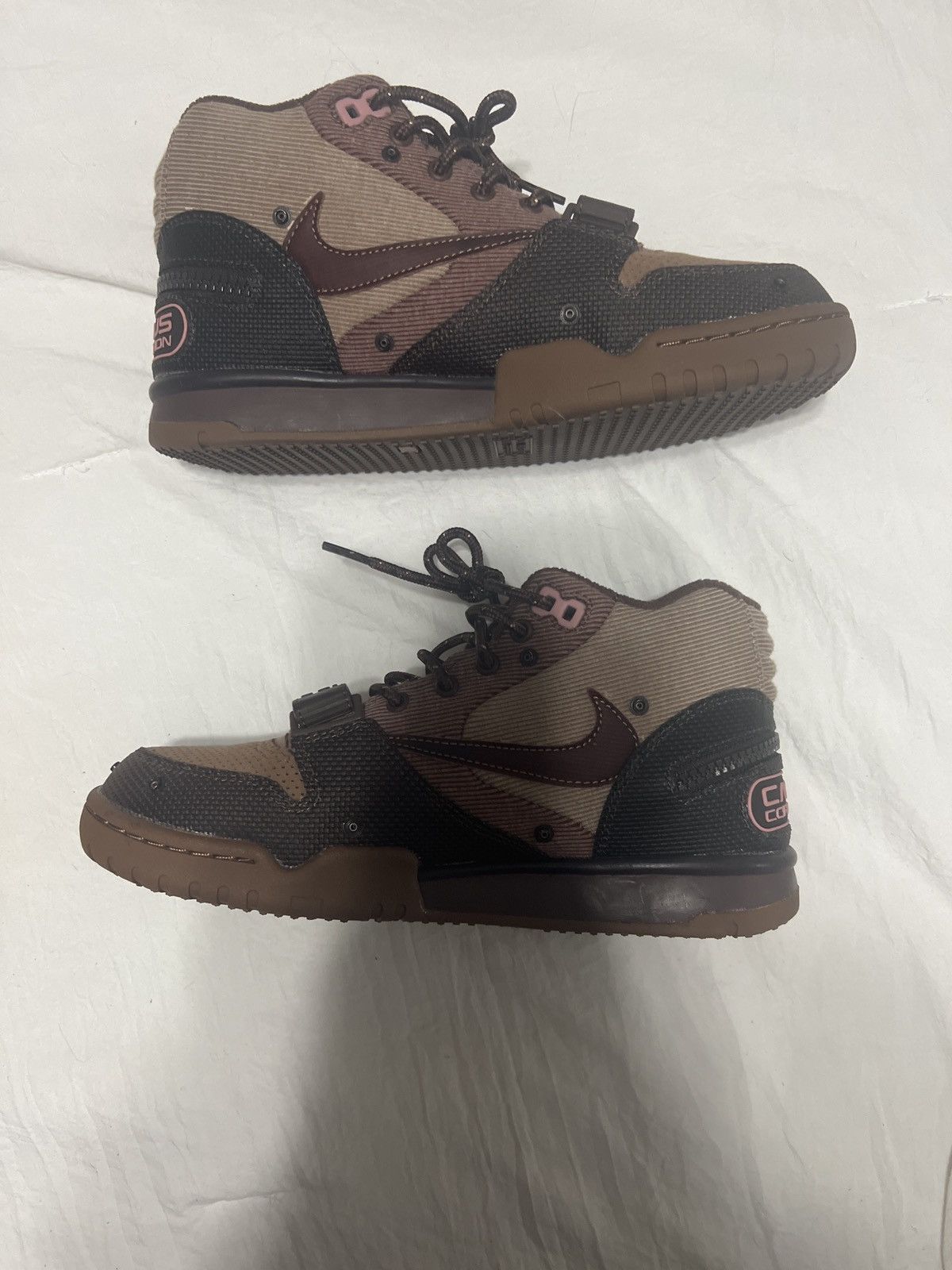 travis scott nike mocha