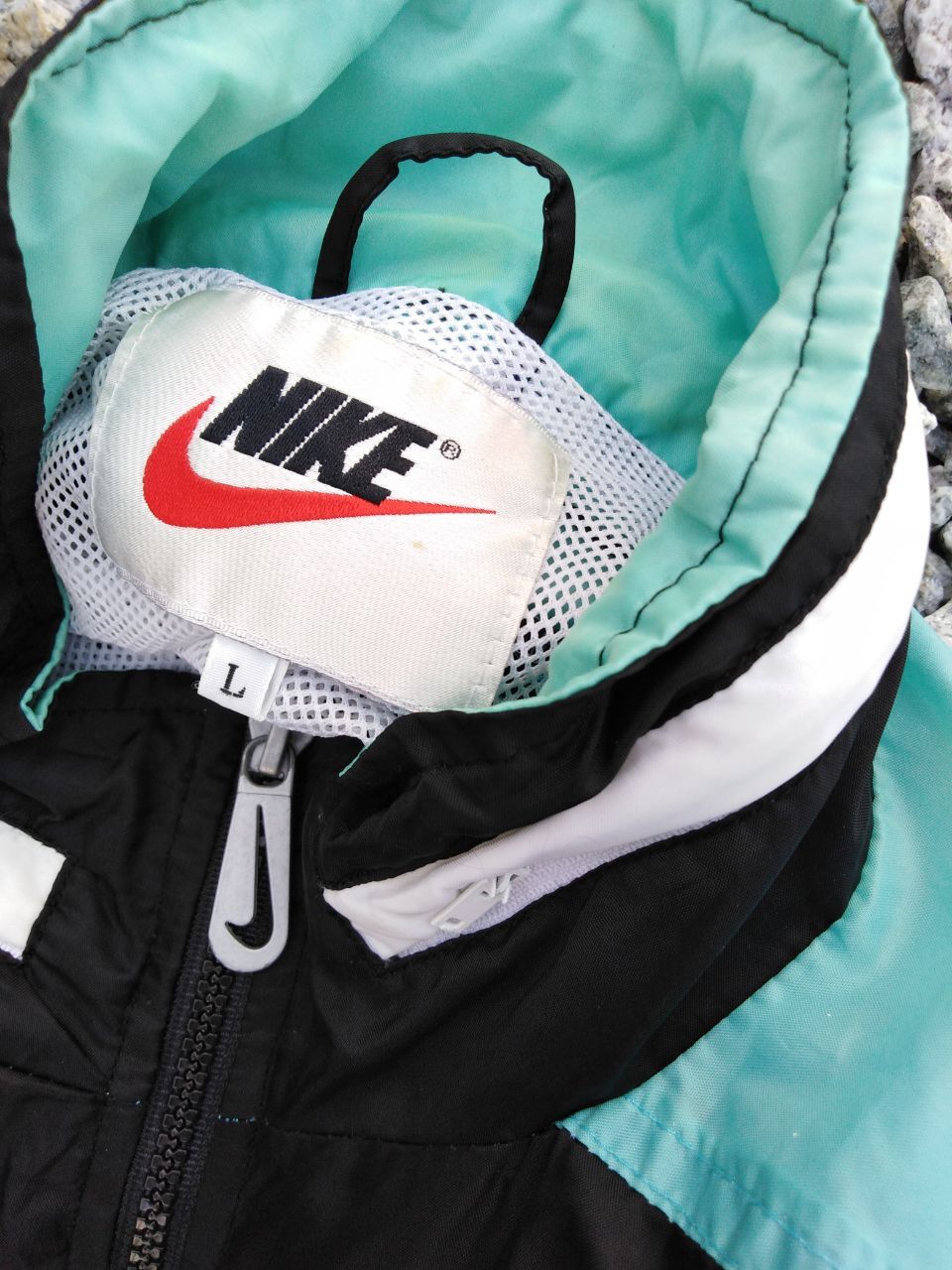 Nike RARE! VINTAGE NIKE CENTER BIG LOGO LIGHT JACKET Size US L / EU 52-54 / 3 - 4 Thumbnail