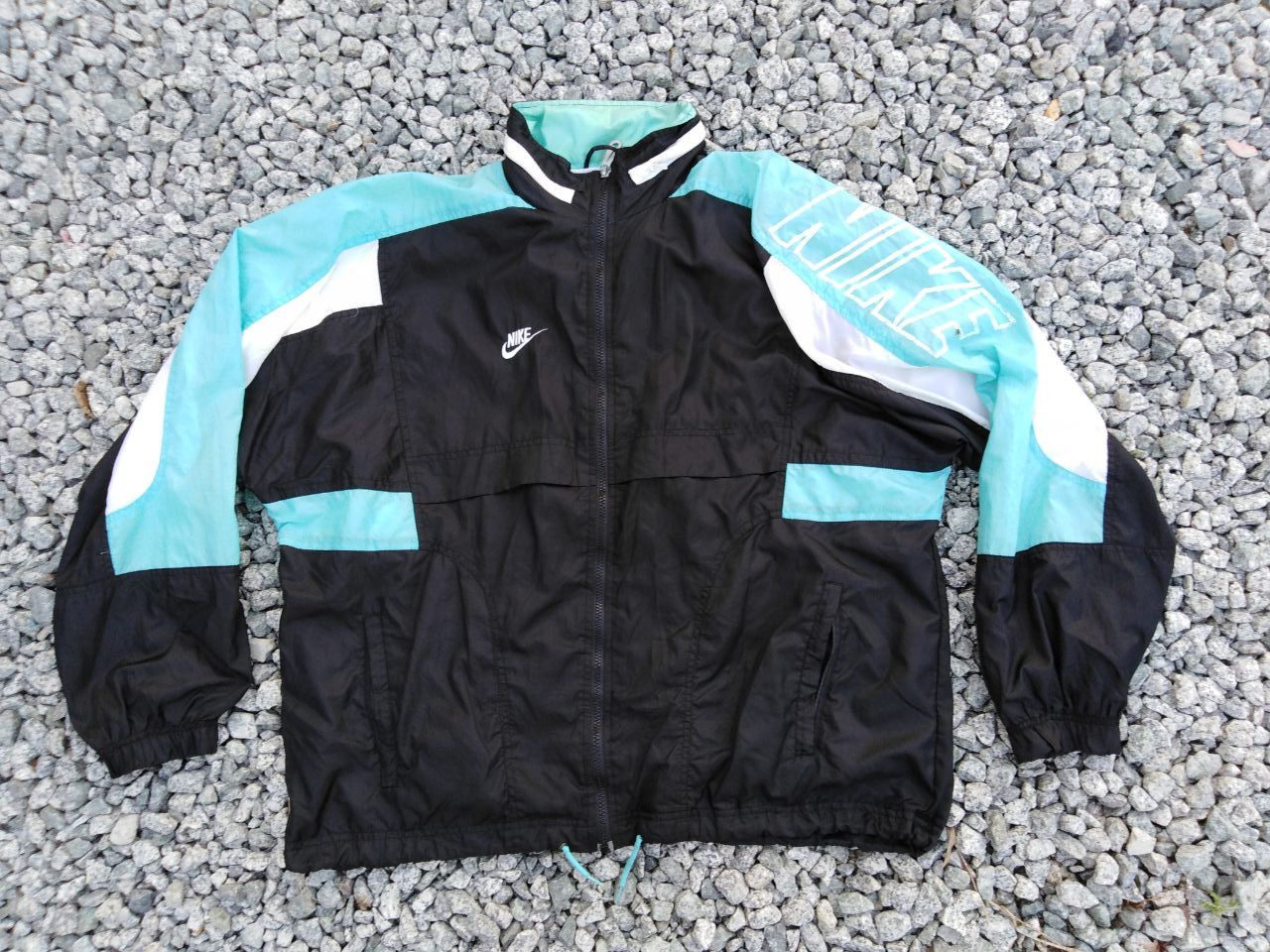 Nike RARE! VINTAGE NIKE CENTER BIG LOGO LIGHT JACKET Size US L / EU 52-54 / 3 - 1 Thumbnail