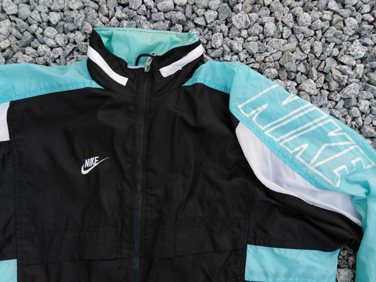 Nike RARE! VINTAGE NIKE CENTER BIG LOGO LIGHT JACKET Size US L / EU 52-54 / 3 - 2 Thumbnail