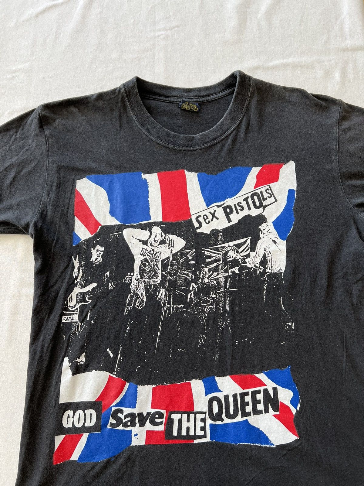 Band Tees Vintage 90s Sex Pistols God Save The Queen Black Tee Size US L / EU 52-54 / 3 - 8 Thumbnail