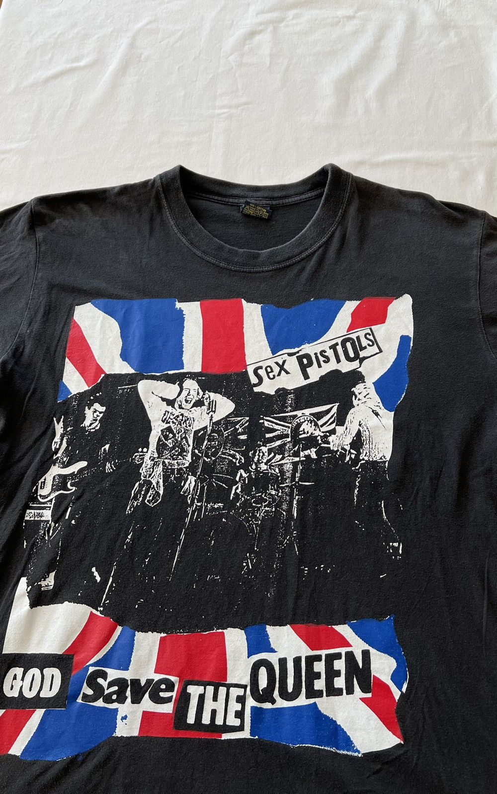 Band Tees Vintage 90s Sex Pistols God Save The Queen Black Tee Size US L / EU 52-54 / 3 - 7 Thumbnail
