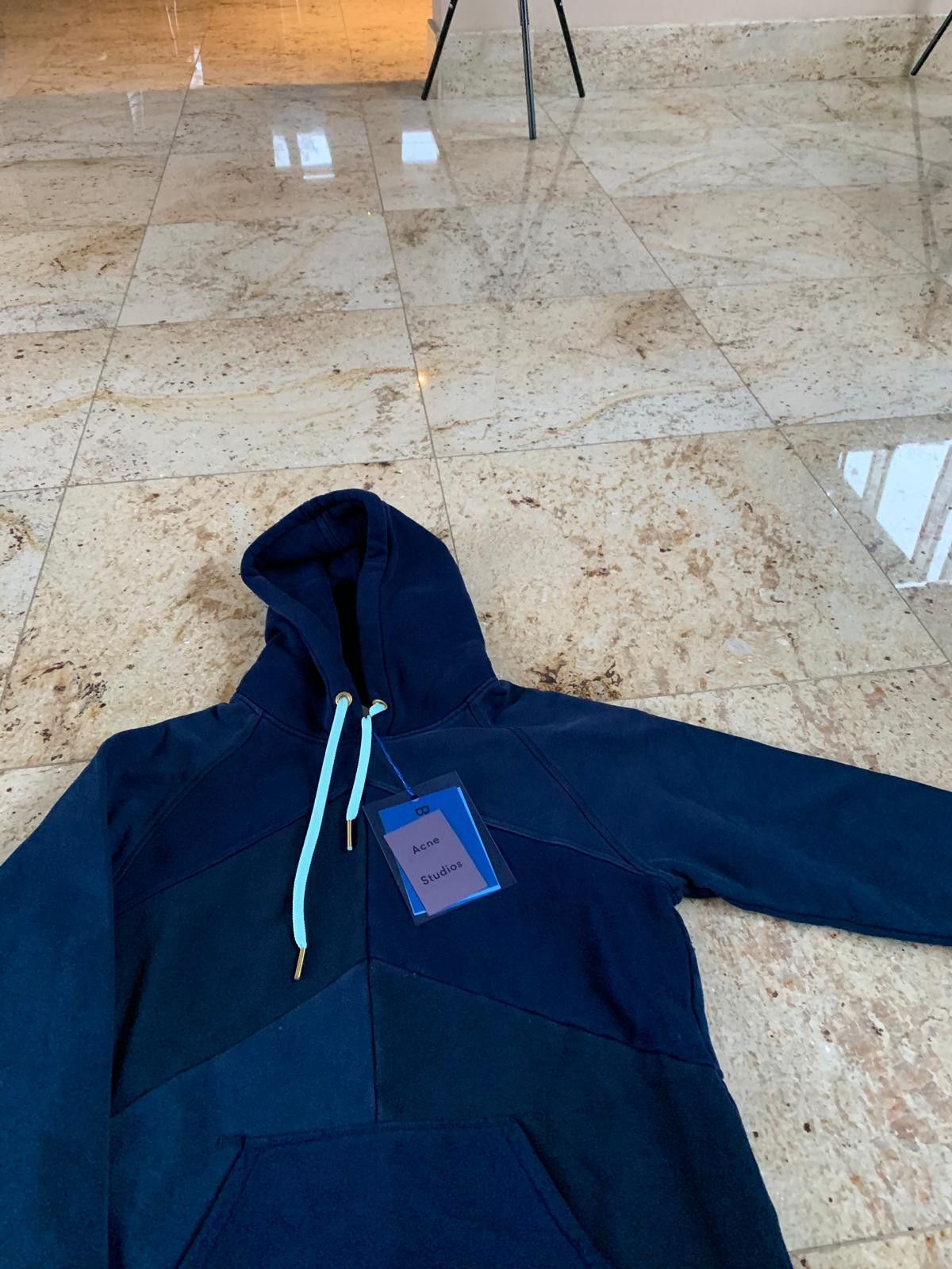 Acne Studios Pullover Patch Hoodie in Navy Size US XS / EU 42 / 0 - 8 Thumbnail