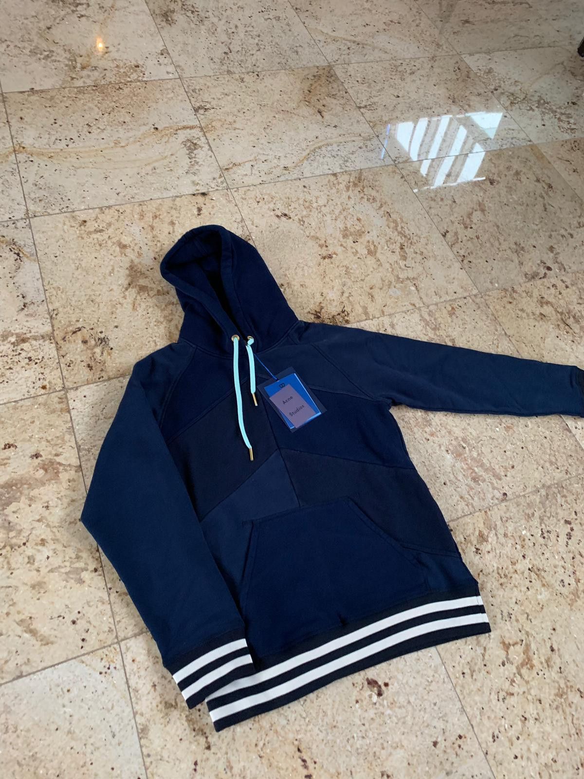 Acne Studios Pullover Patch Hoodie in Navy Size US XS / EU 42 / 0 - 4 Thumbnail