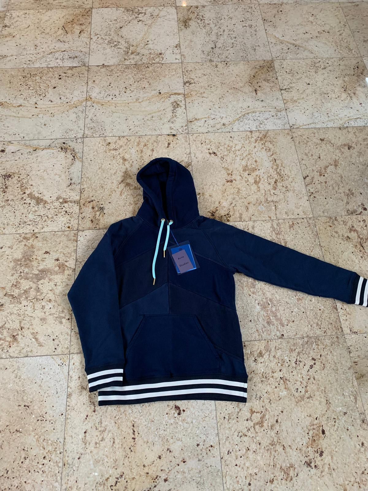Acne Studios Pullover Patch Hoodie in Navy Size US XS / EU 42 / 0 - 1 Thumbnail