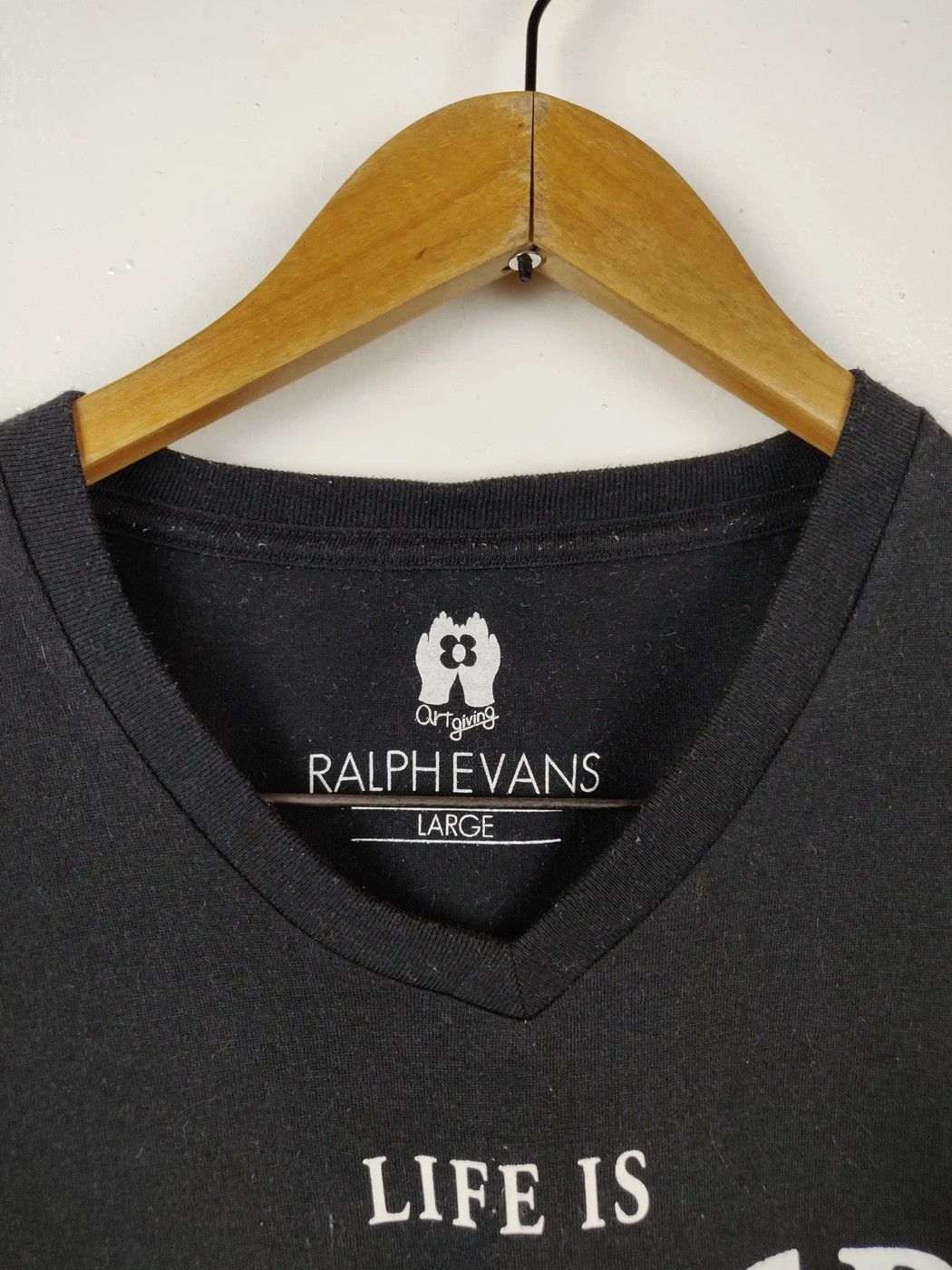 Vintage Vintage Ralph Evans Art Giving Graphics V Neck Shirts Size US L / EU 52-54 / 3 - 2 Thumbnail