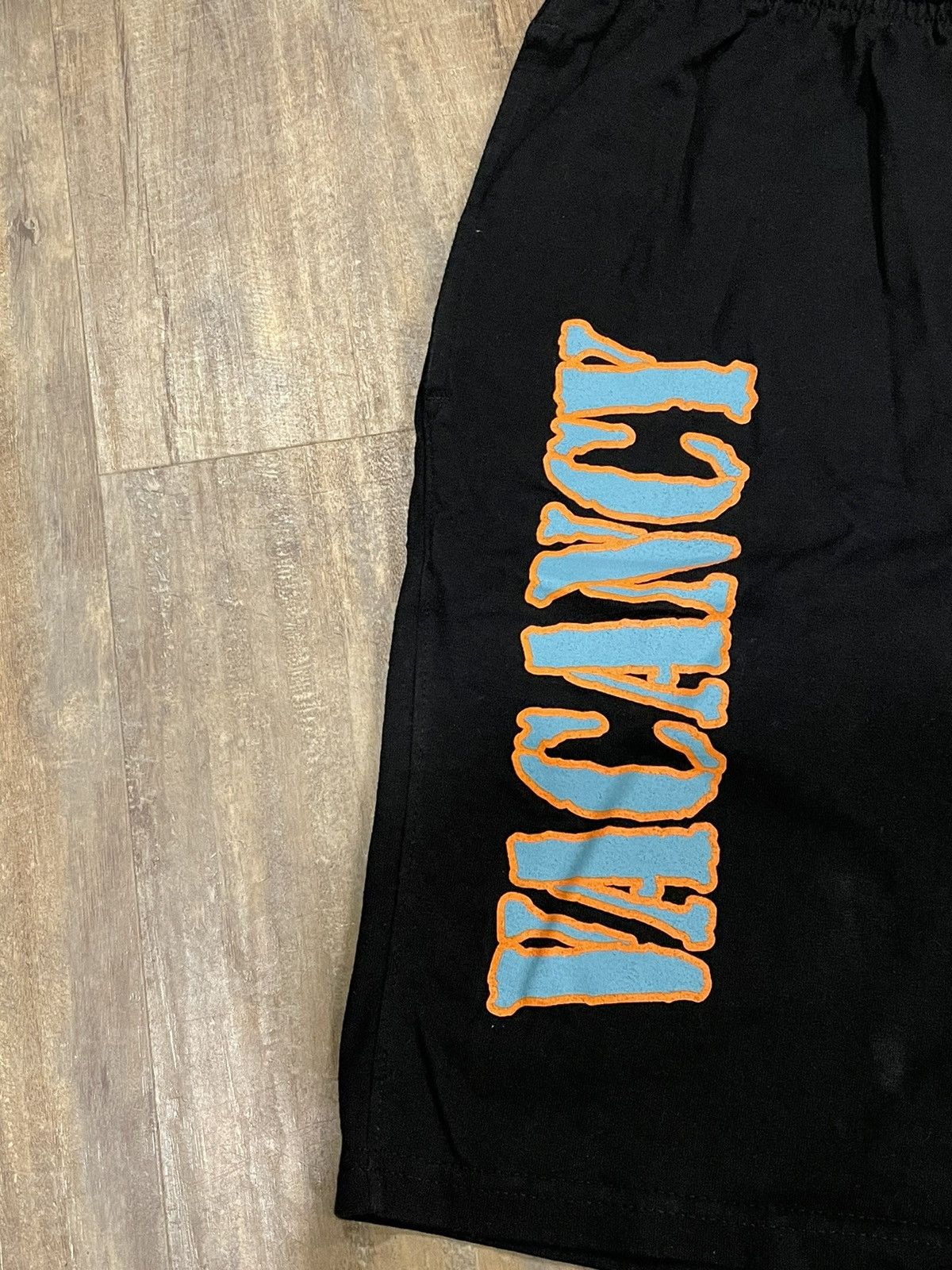 No Vacancy Inn RARE Vlone x No Vacancy Inn Champion Logo Shorts Size US 34 / EU 50 - 3 Thumbnail