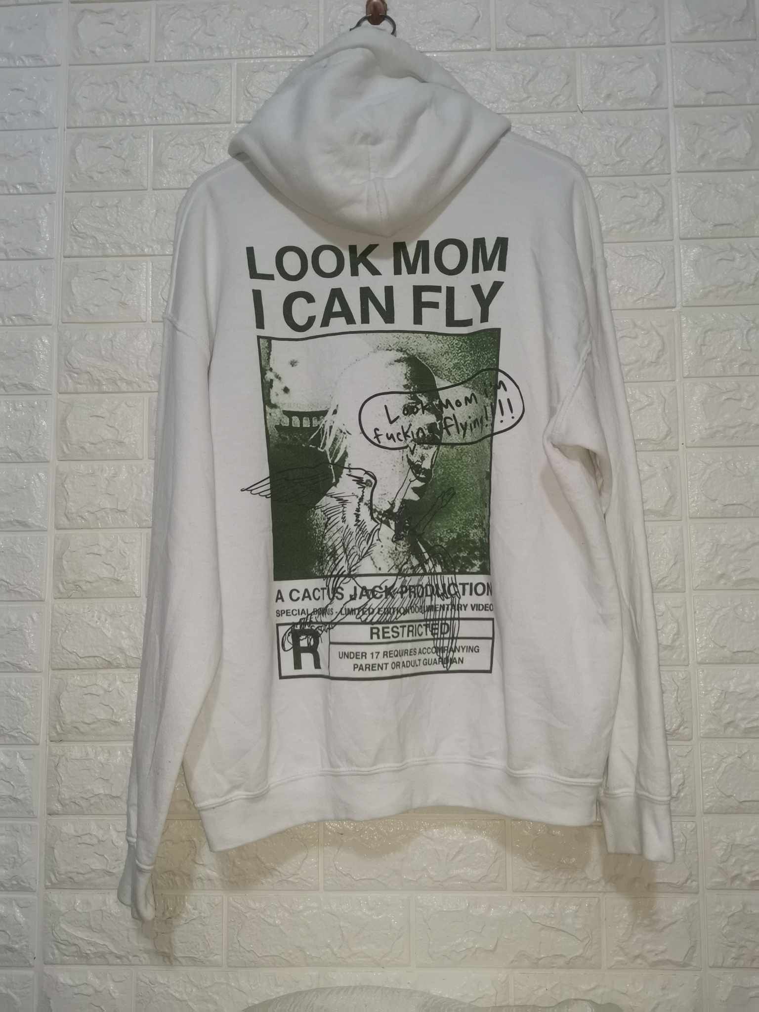 Travis Scott look mom I can fly hoodie