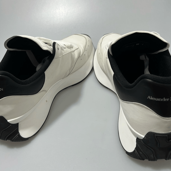 Alexander McQueen Alexander McQueen Logo Cut-Out Sprint Sneakers White Men’s E Size US 13 / EU 46 - 7 Thumbnail