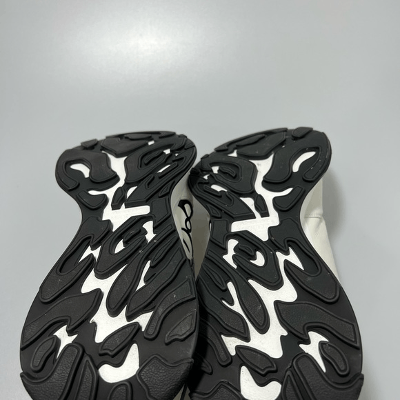 Alexander McQueen Alexander McQueen Logo Cut-Out Sprint Sneakers White Men’s E Size US 13 / EU 46 - 8 Thumbnail