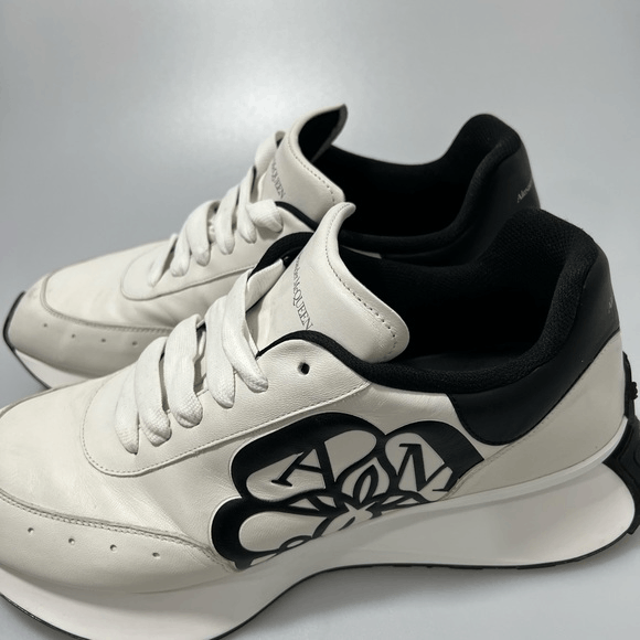 Alexander McQueen Alexander McQueen Logo Cut-Out Sprint Sneakers White Men’s E Size US 13 / EU 46 - 3 Thumbnail