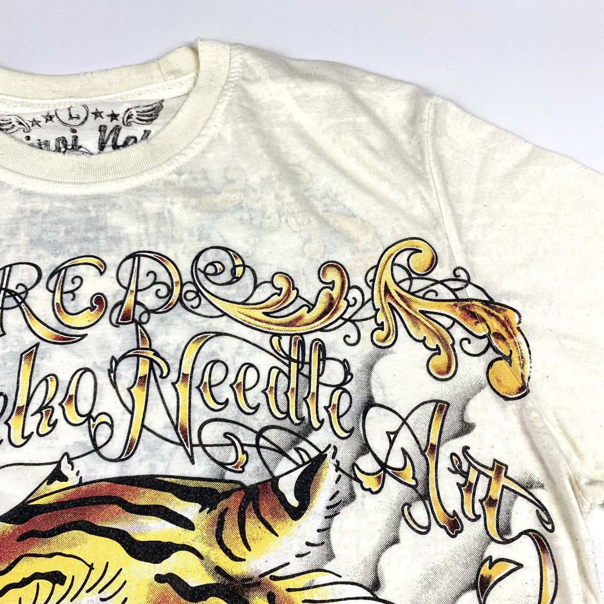 Handmade 00’s Vintage Hand Made Japanese Tiger Print Archive T Shirt Size US L / EU 52-54 / 3 - 11 Thumbnail