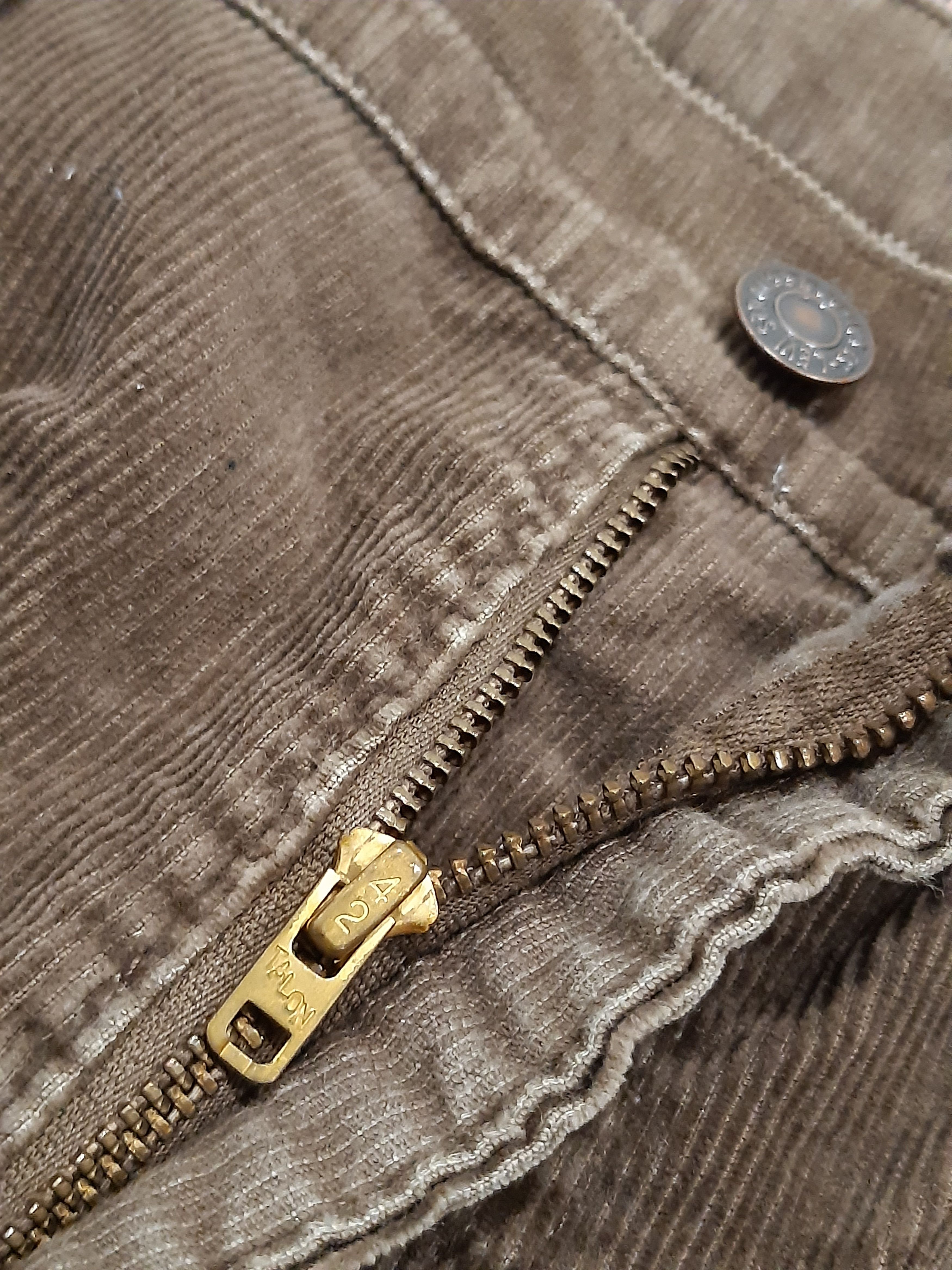 Levi's Levis 646 Jeans Flare Bell Bottom Corduroy Vintage Size US 35 - 5 Thumbnail