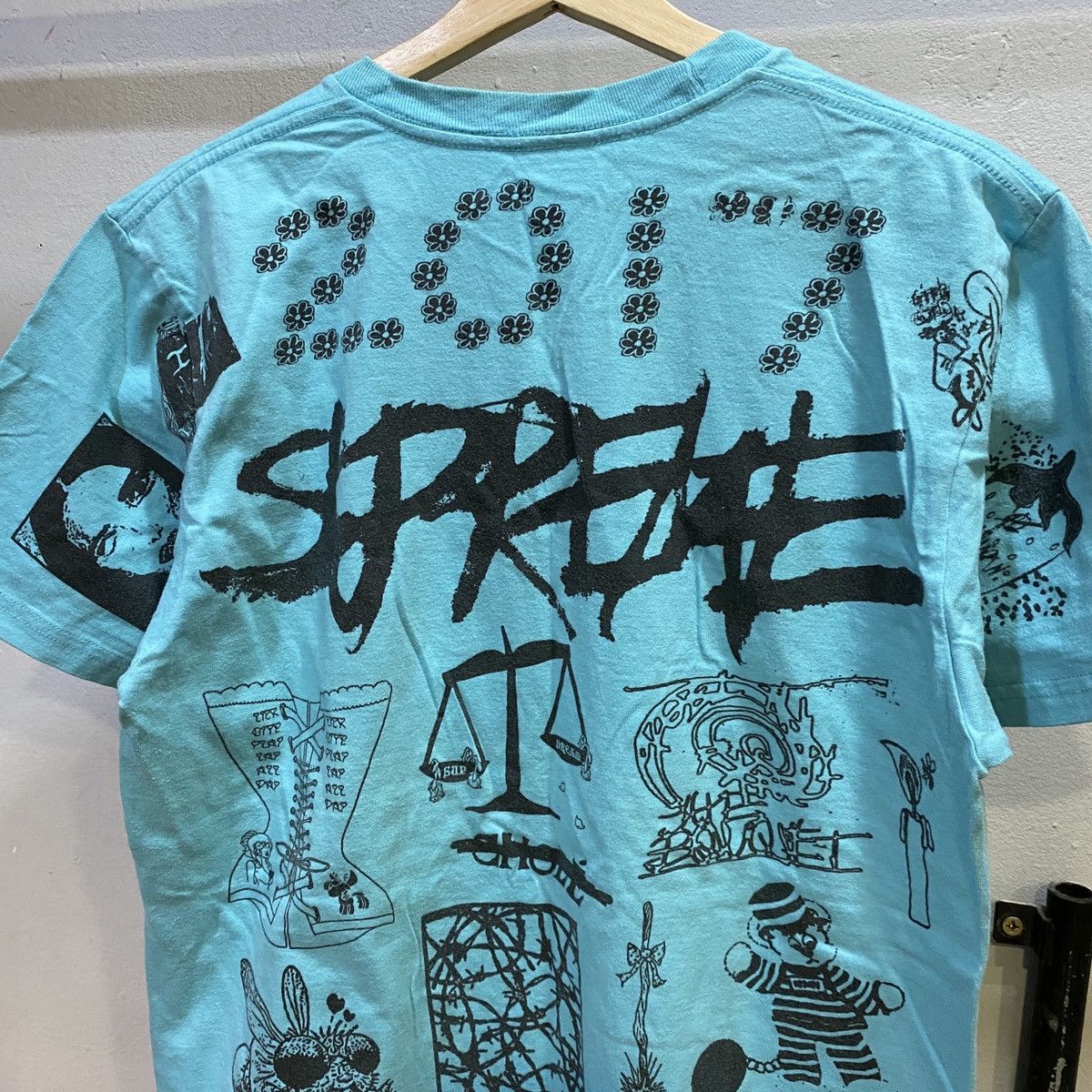 Supreme Supreme 2017 Halloween Tee Size US M / EU 48-50 / 2 - 4 Thumbnail