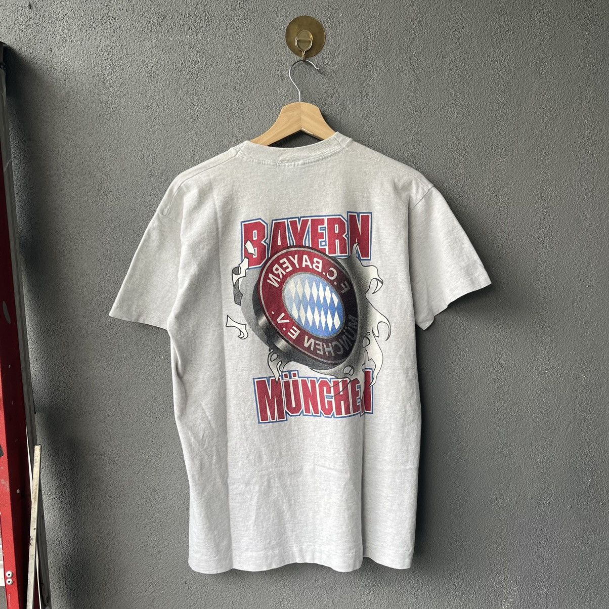 Nutmeg (Made in UK) Vintage Bayern Munich Fullprint Grey T-shirt Size US M / EU 48-50 / 2 - 6 Thumbnail