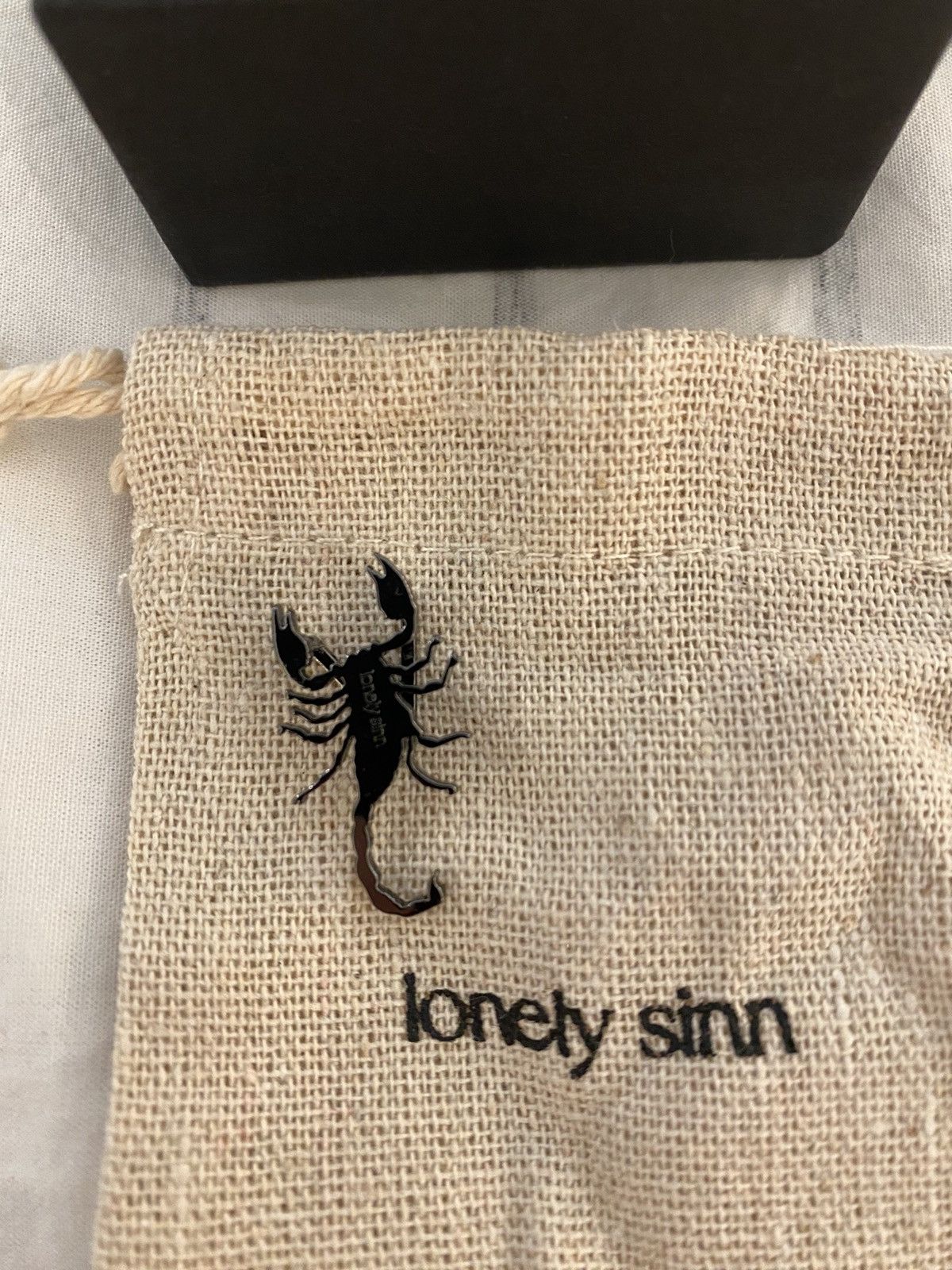 Other Lonely Sinn Scorpion Shoe Pendant NWT Size ONE SIZE - 5 Thumbnail
