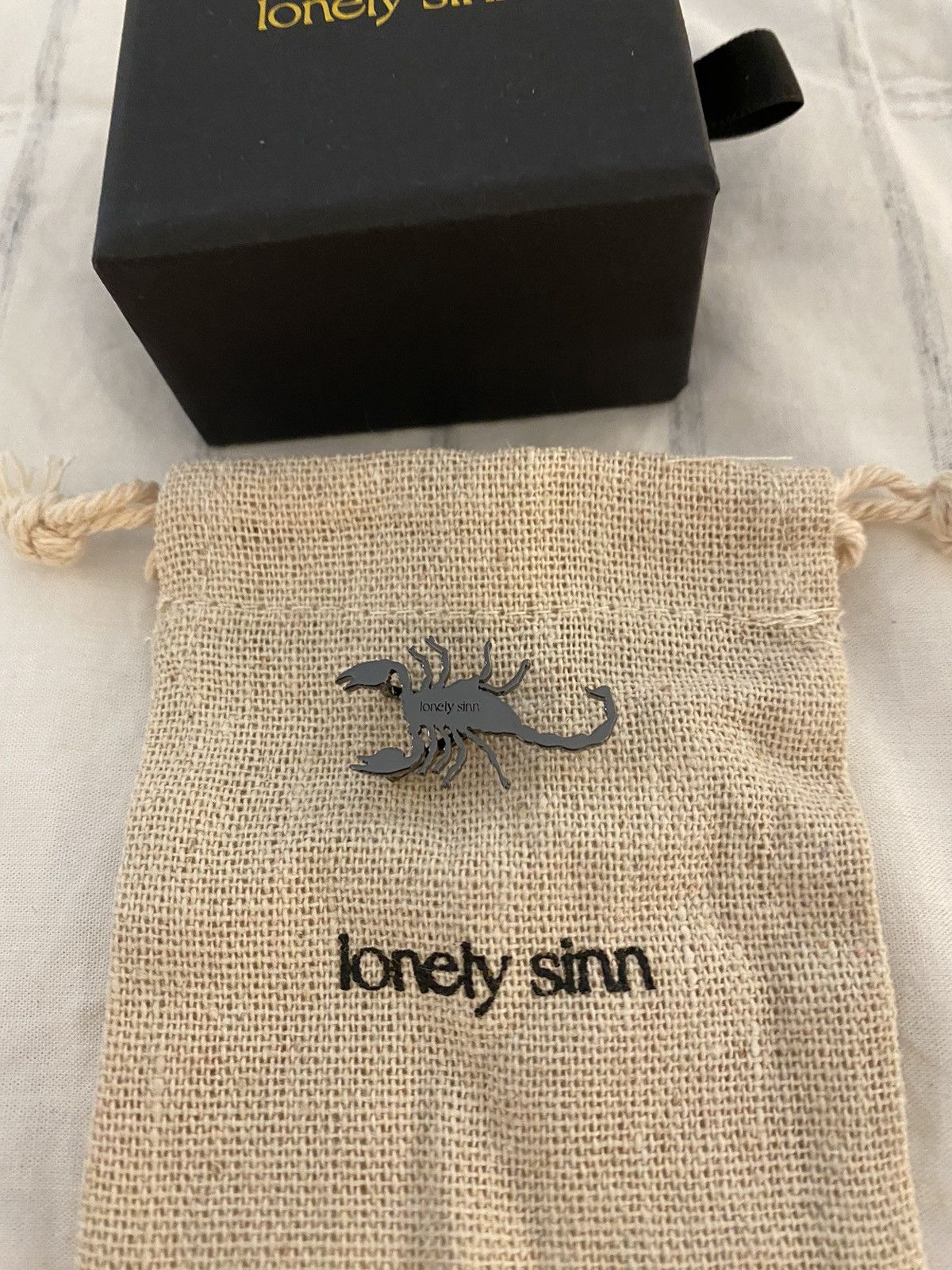Other Lonely Sinn Scorpion Shoe Pendant NWT Size ONE SIZE - 1 Thumbnail