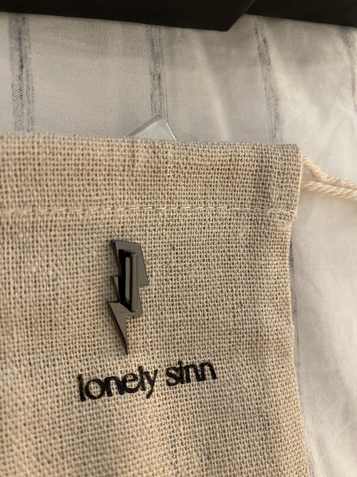 Other Lonely Sinn Thunderbolt Shoe Pendant NWT Size ONE SIZE - 4 Thumbnail