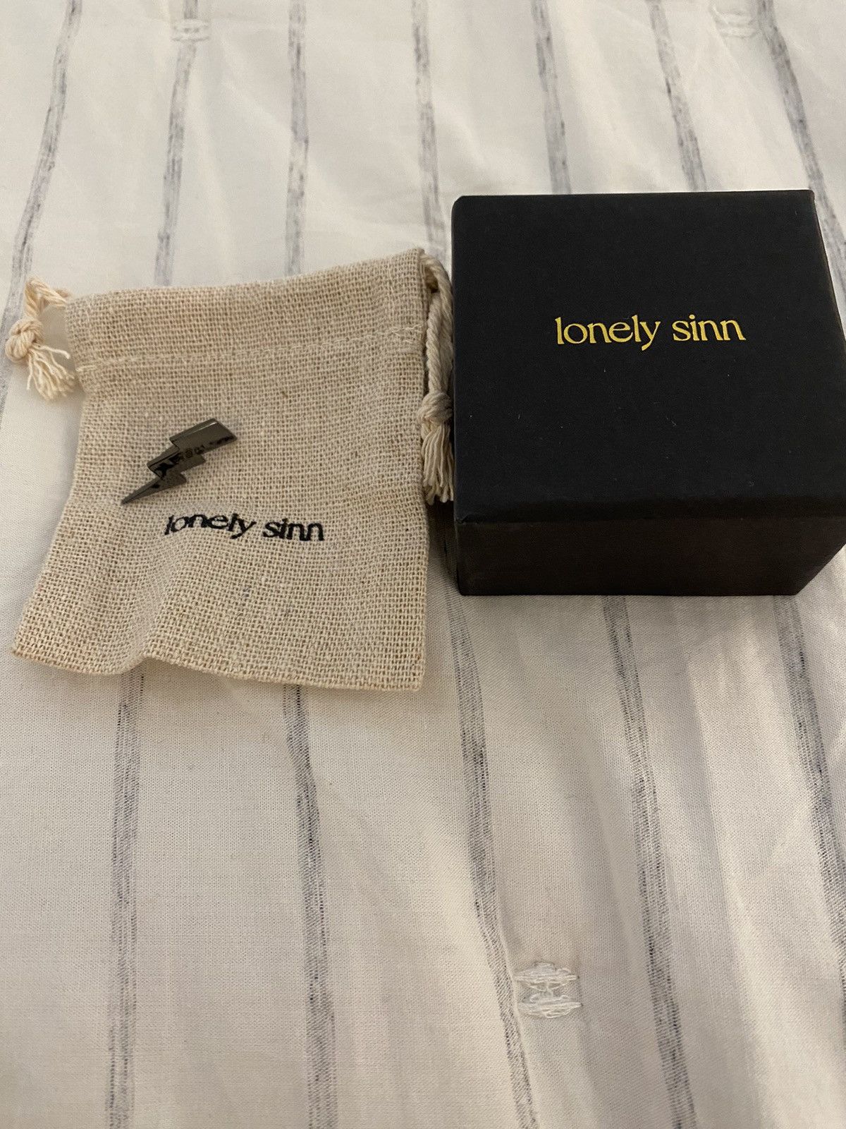 Other Lonely Sinn Thunderbolt Shoe Pendant NWT Size ONE SIZE - 5 Thumbnail