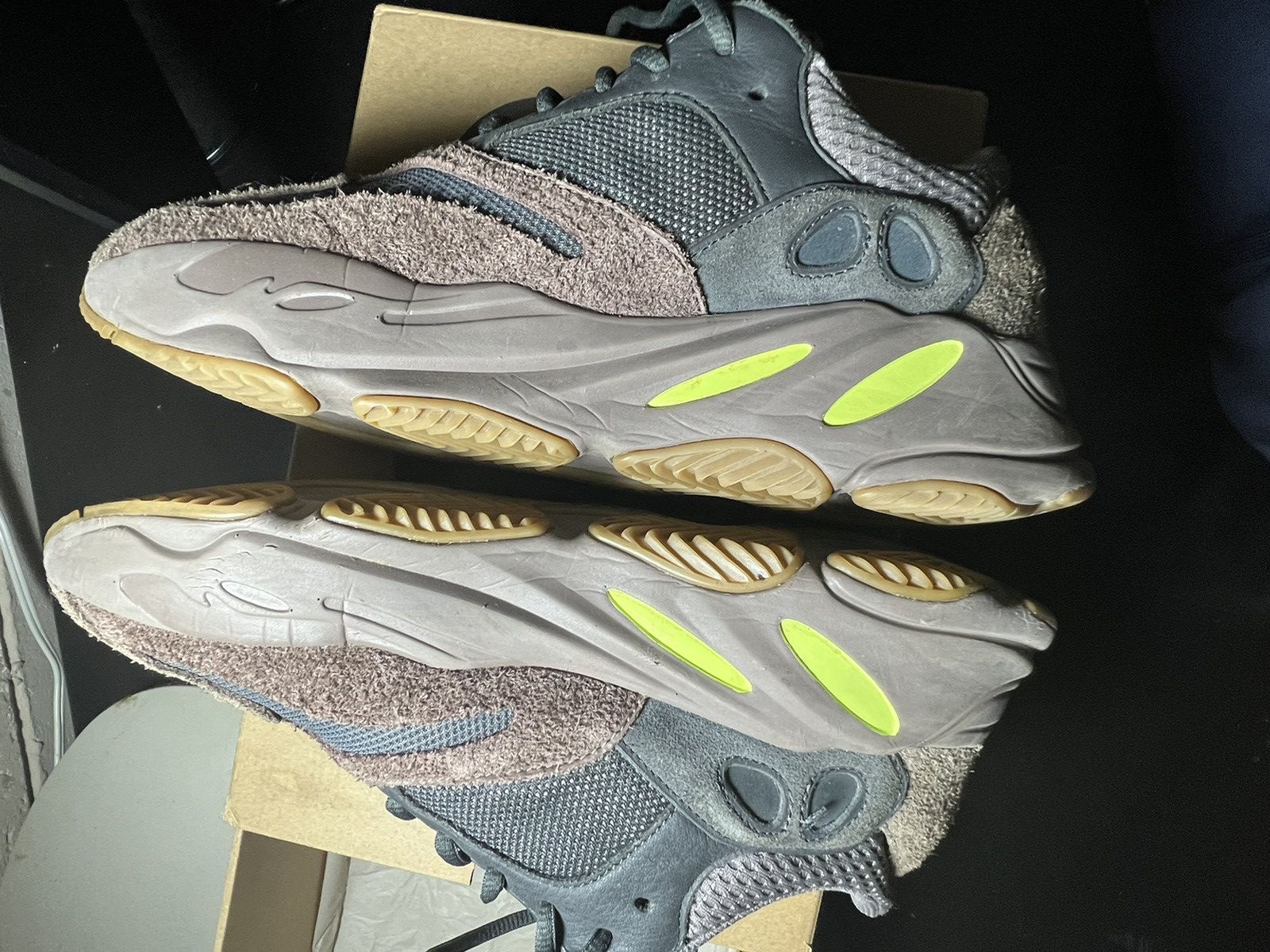 Adidas × Kanye West Yeezy 700 Mauve Size US 9.5 / EU 42-43 - 2 Thumbnail